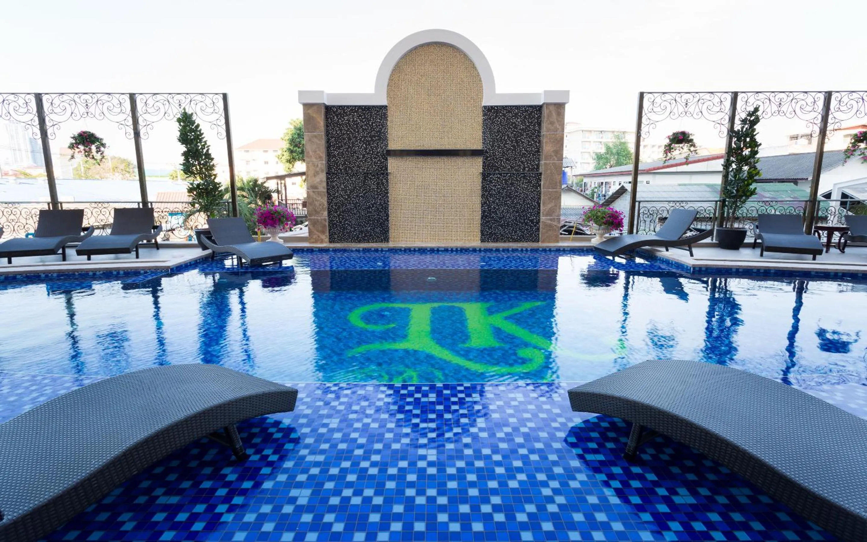 Seating area in LK President