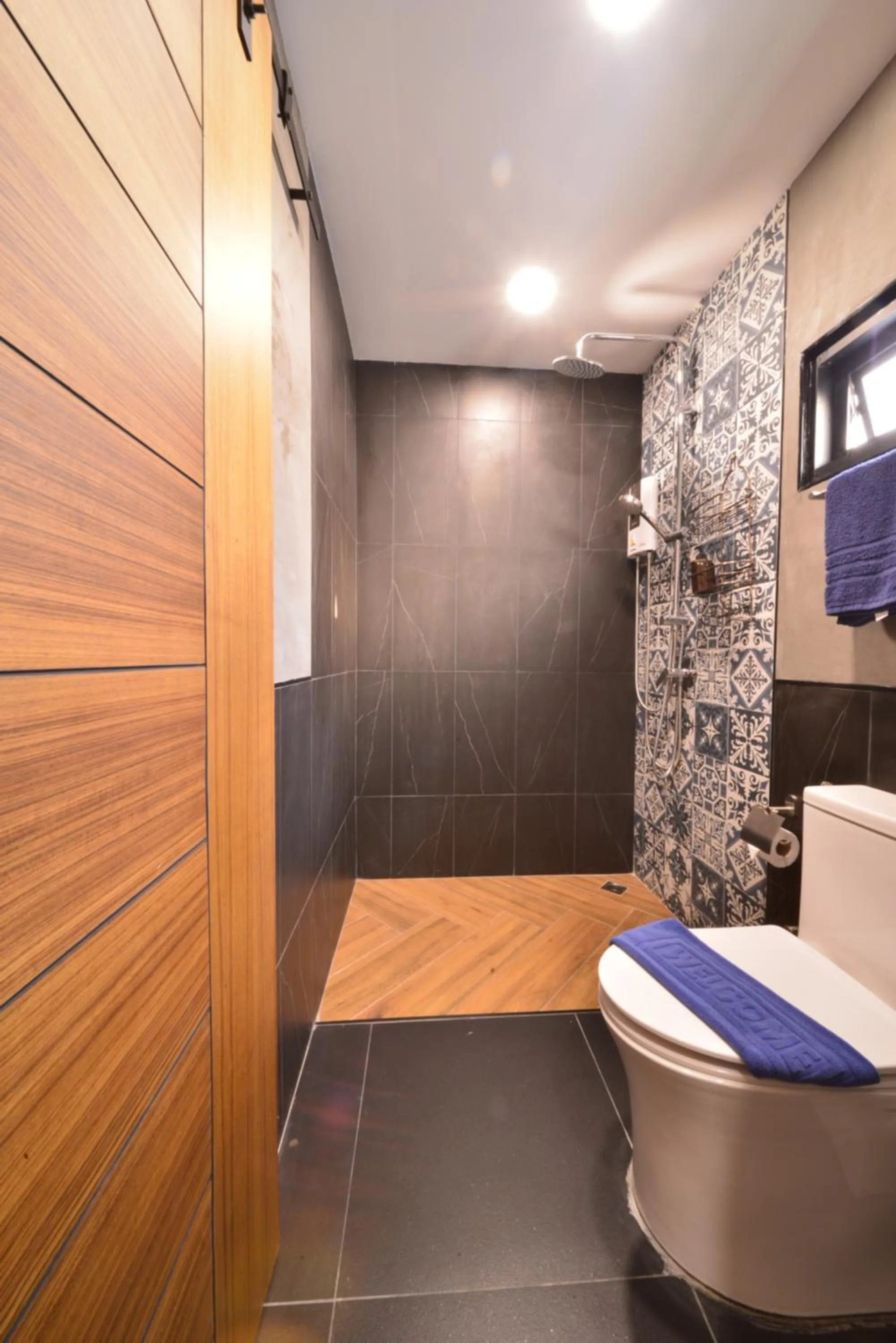 Bathroom in Sureena Hotel