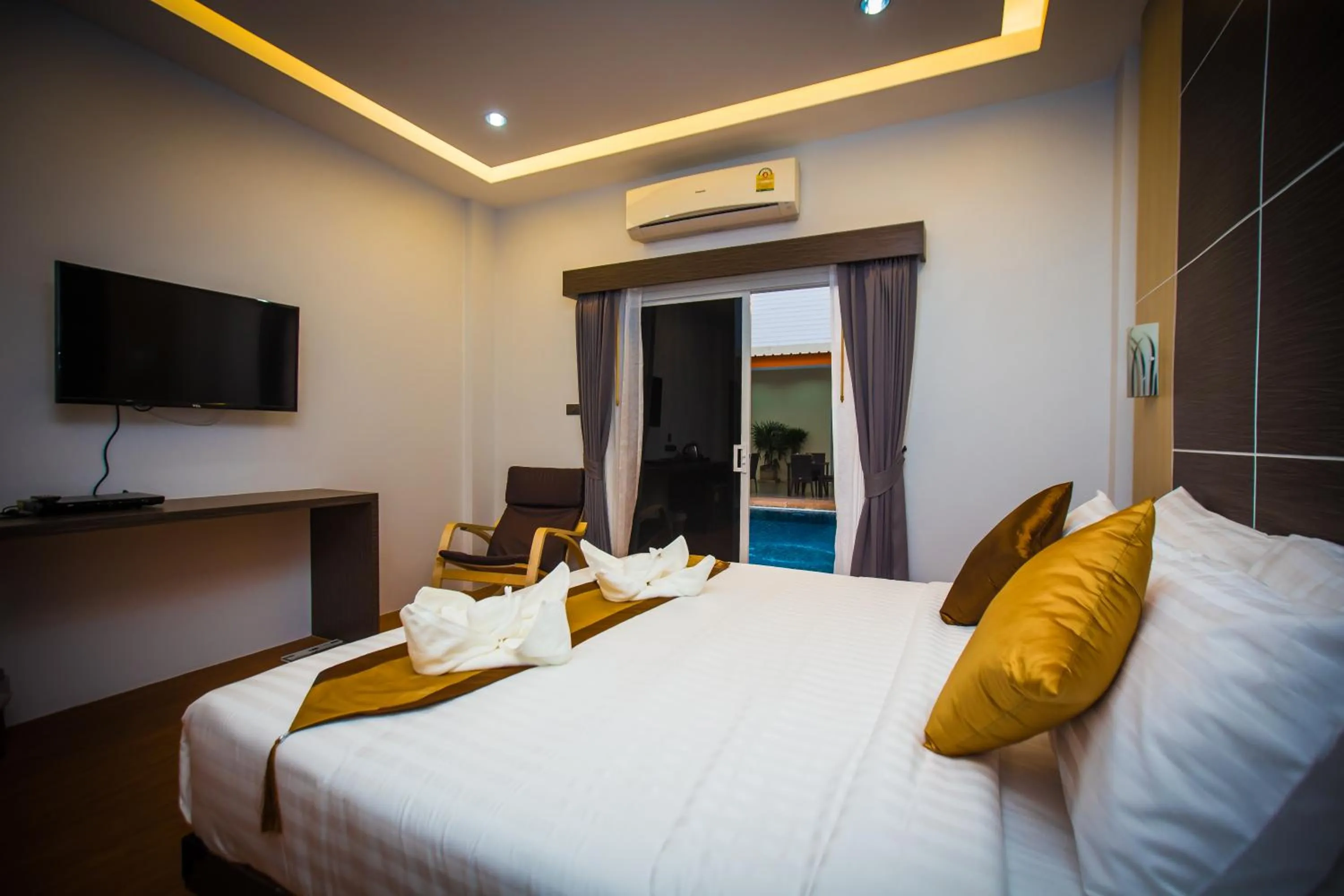 Photo of the whole room, Bed in The S.G Hotel