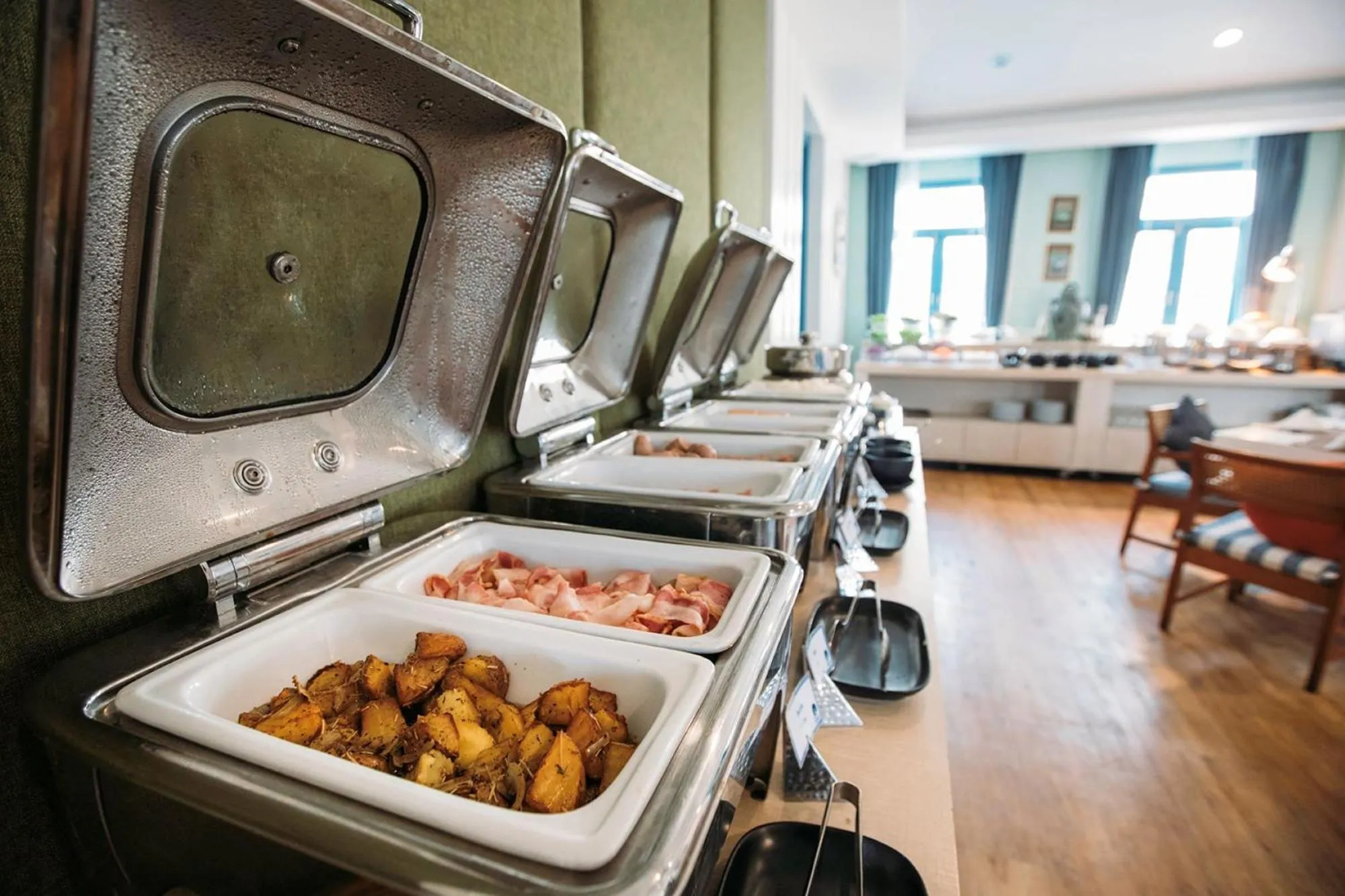 Restaurant/places to eat in Somewhere Koh Sichang