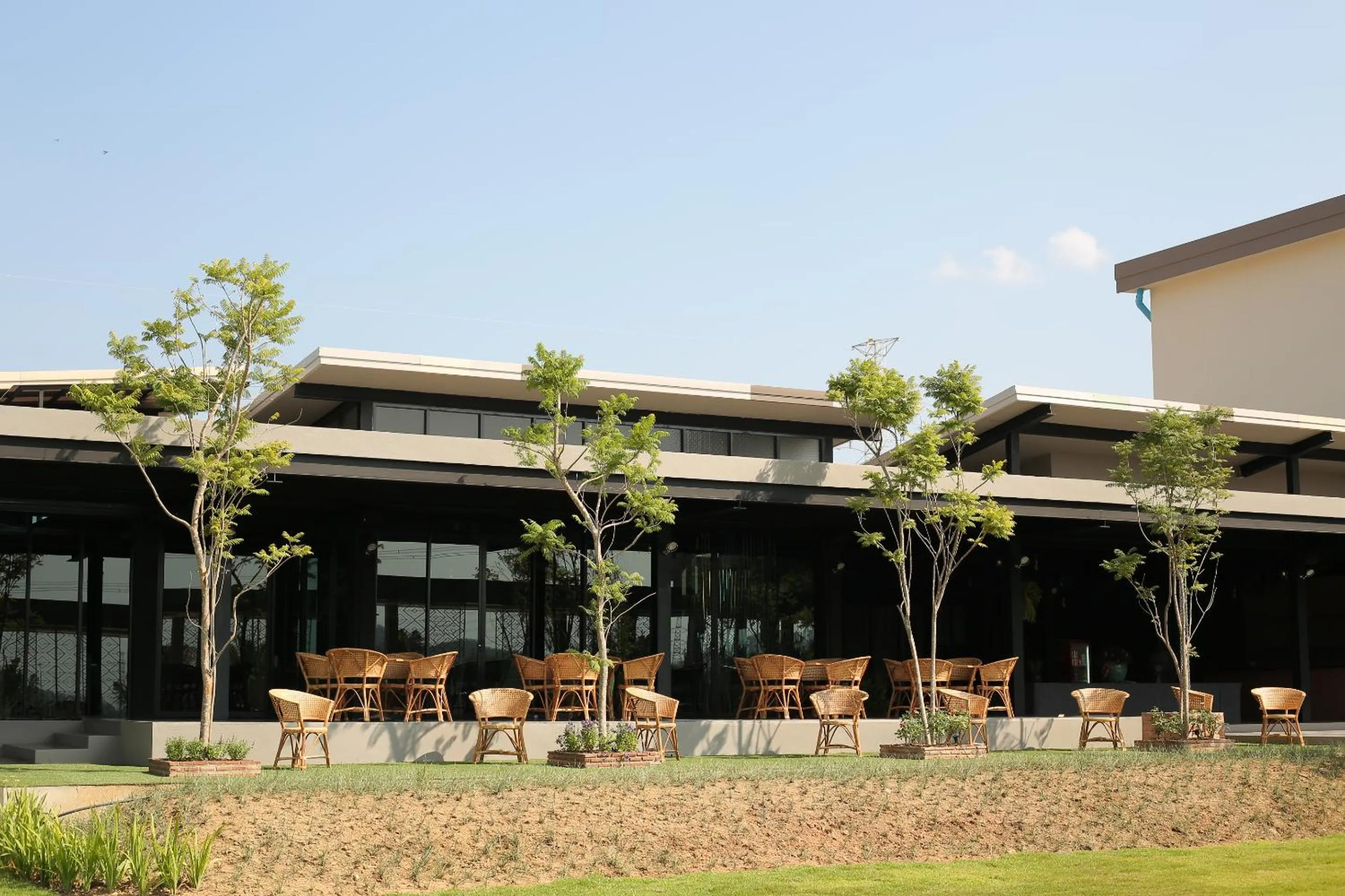 Restaurant/places to eat in Navela Hotel & Convention