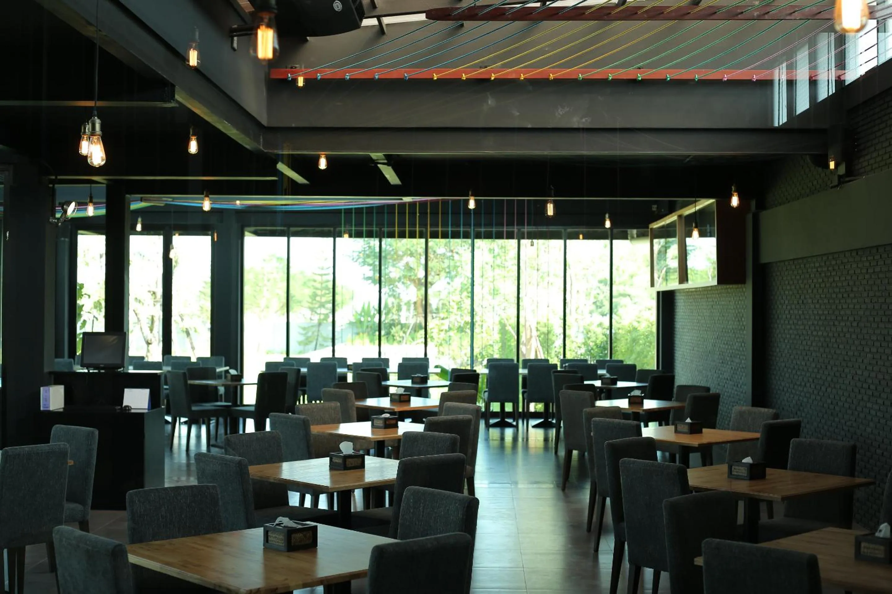 Restaurant/places to eat in Navela Hotel & Convention