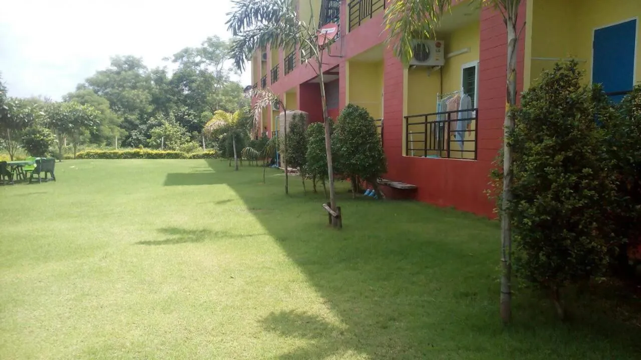 Garden in Greenfield Residence