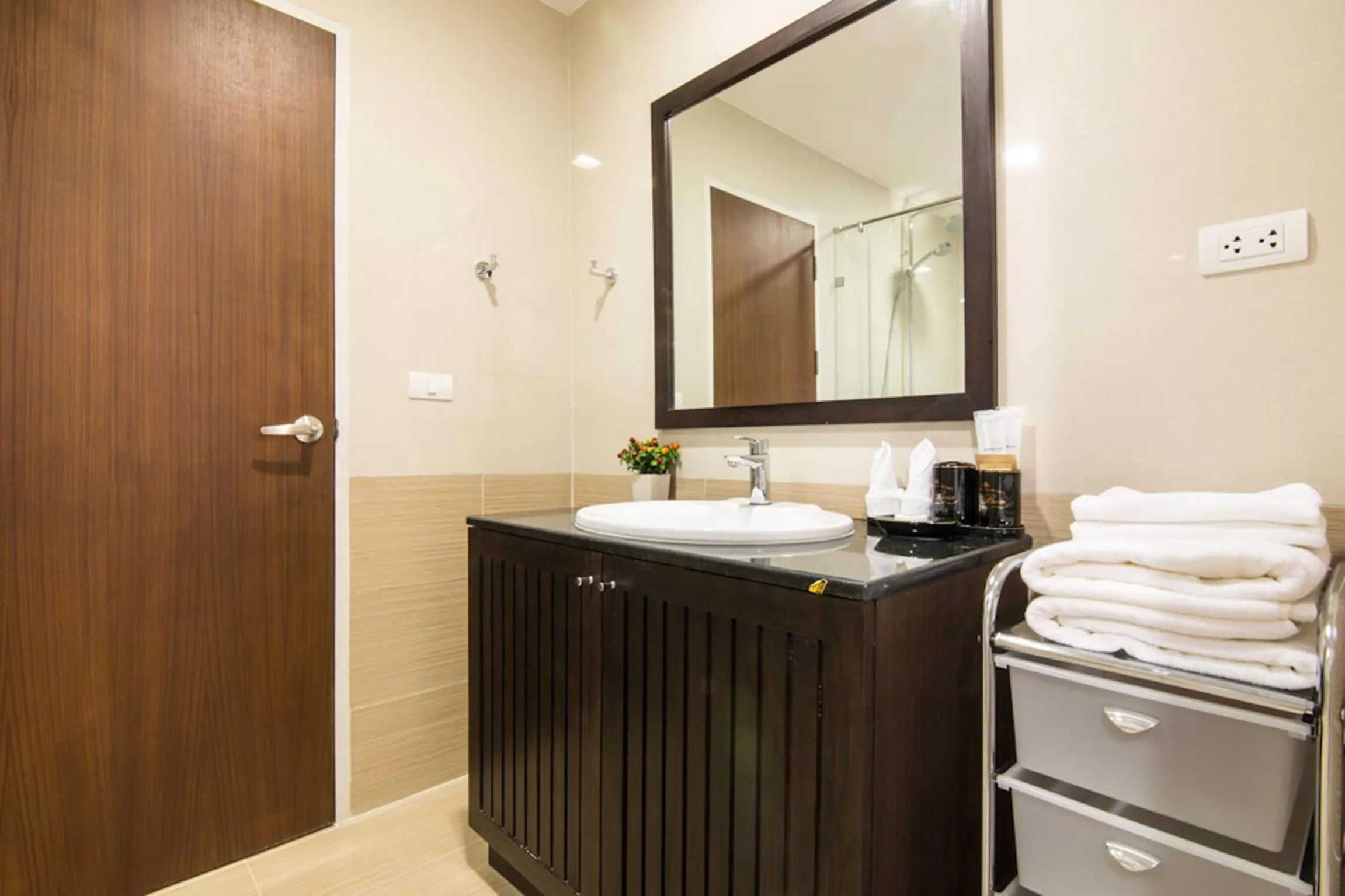 Toilet in First Choice Grand Suites Sha Plus Extra