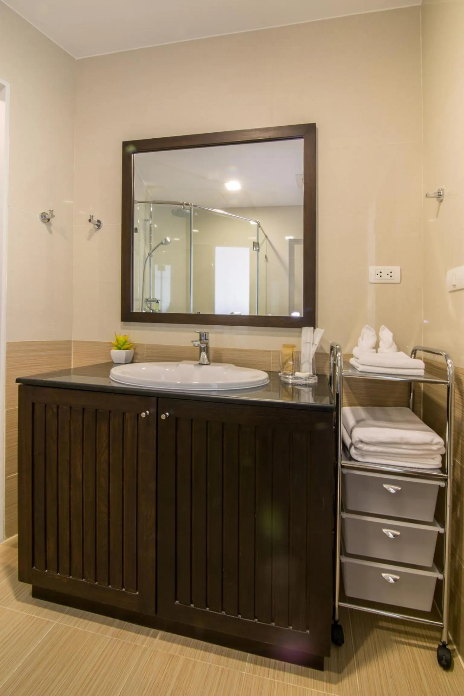 Bathroom in First Choice Grand Suites Sha Plus Extra