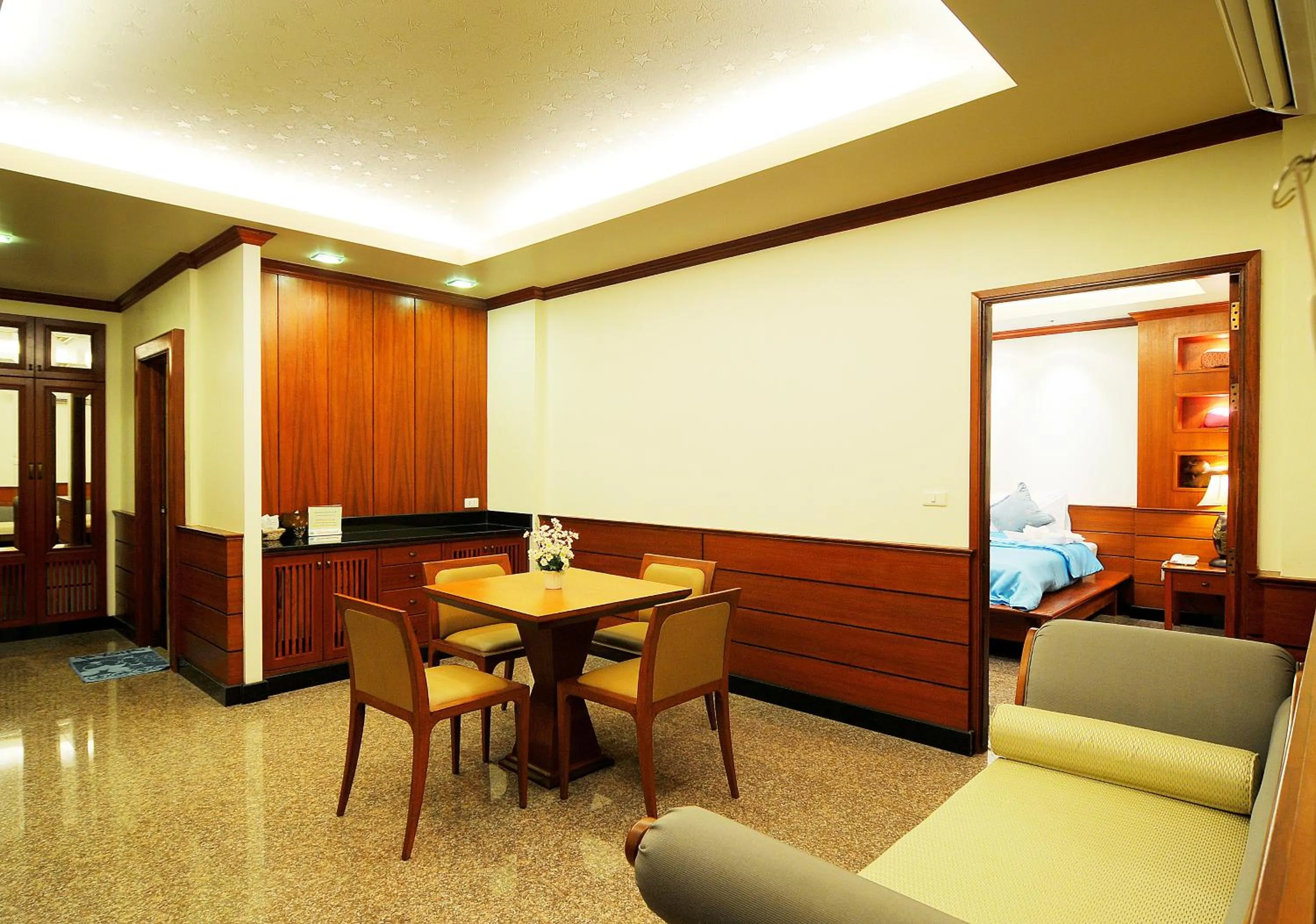 Living room in Busyarin Hotel