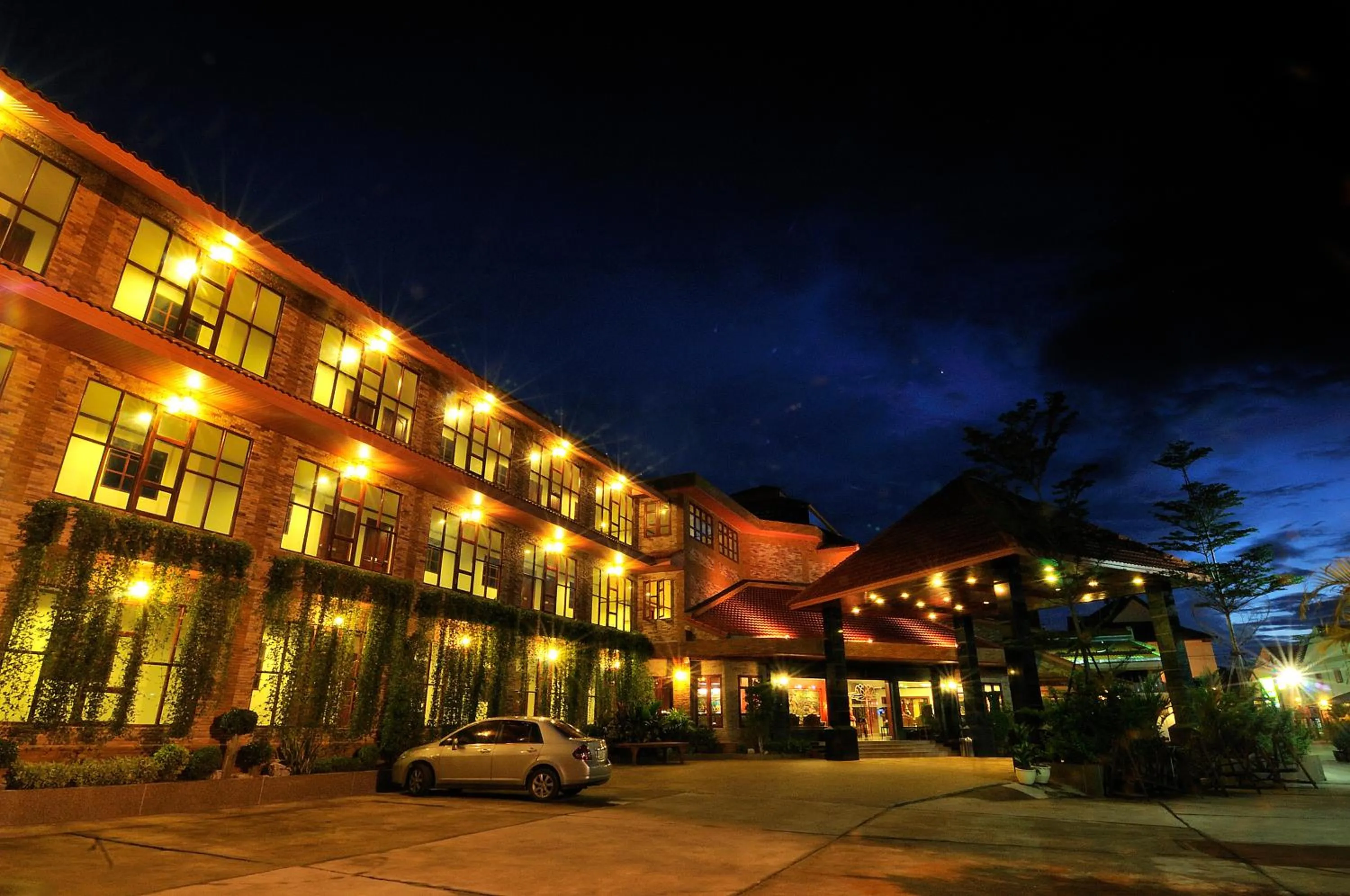 Patio in Busyarin Hotel