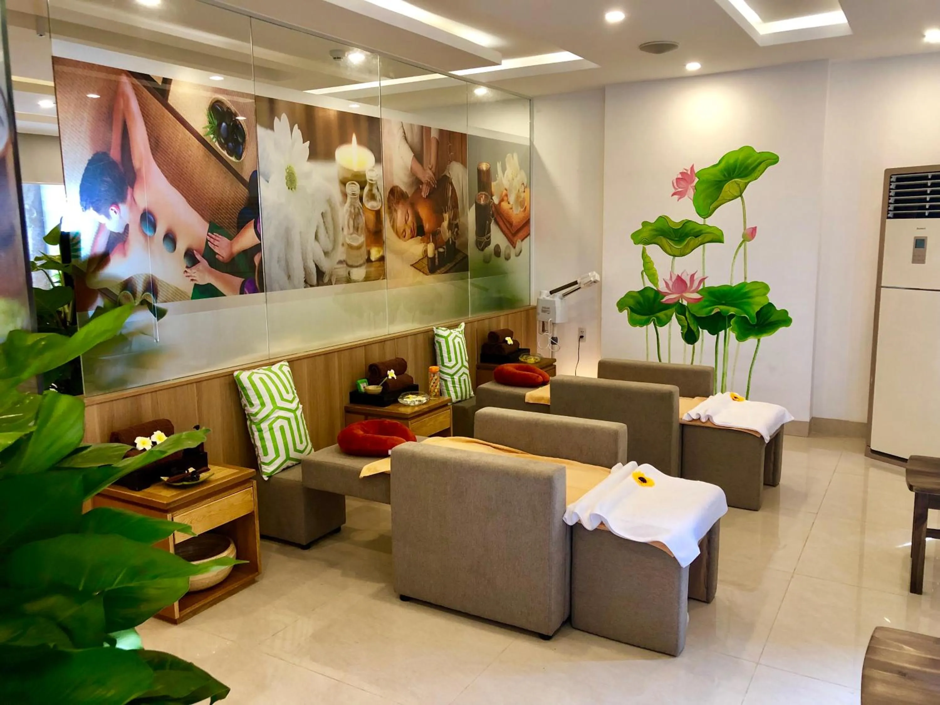 Massage in Helios Boutique Hotel & Spa