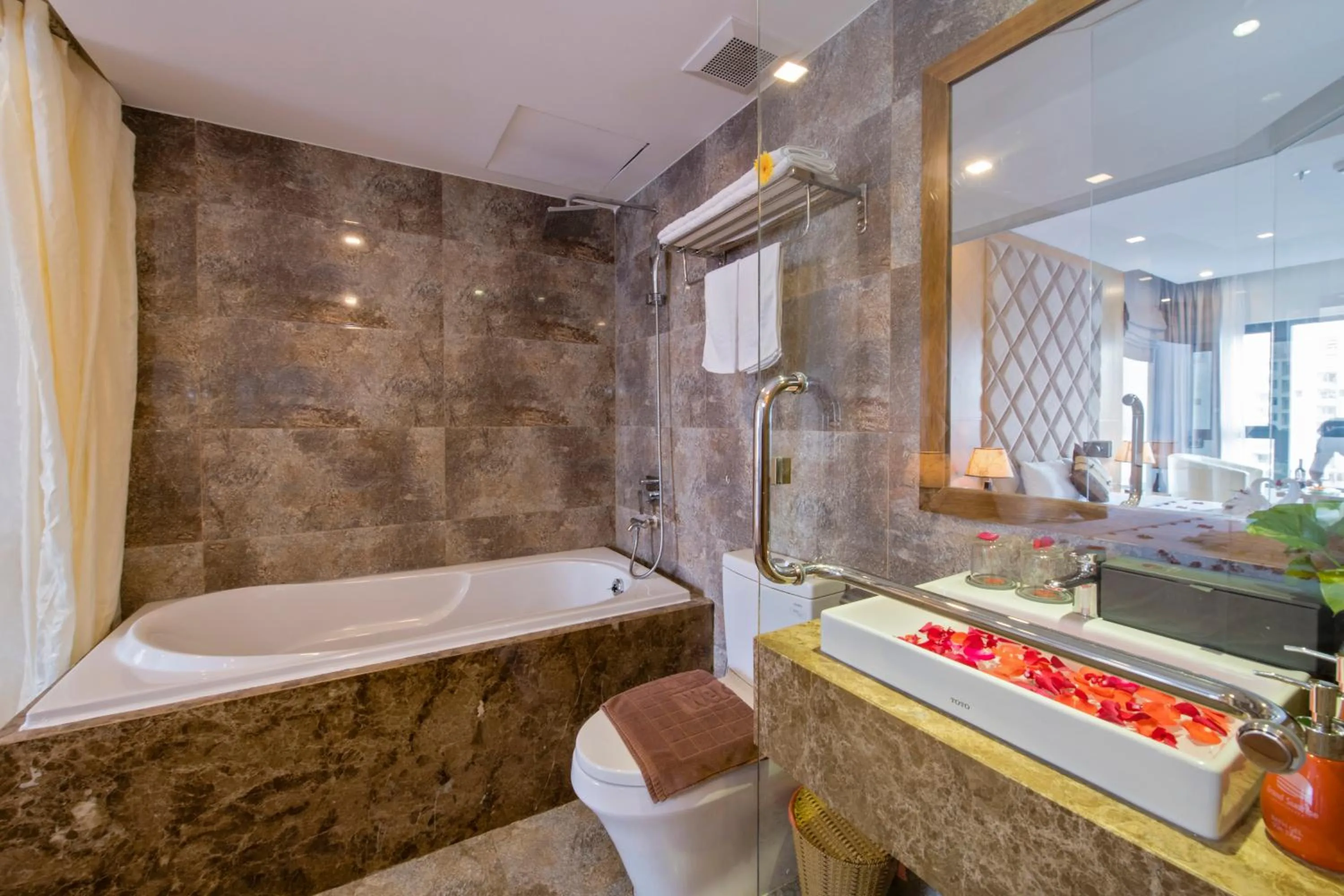 Bathroom in Helios Boutique Hotel & Spa