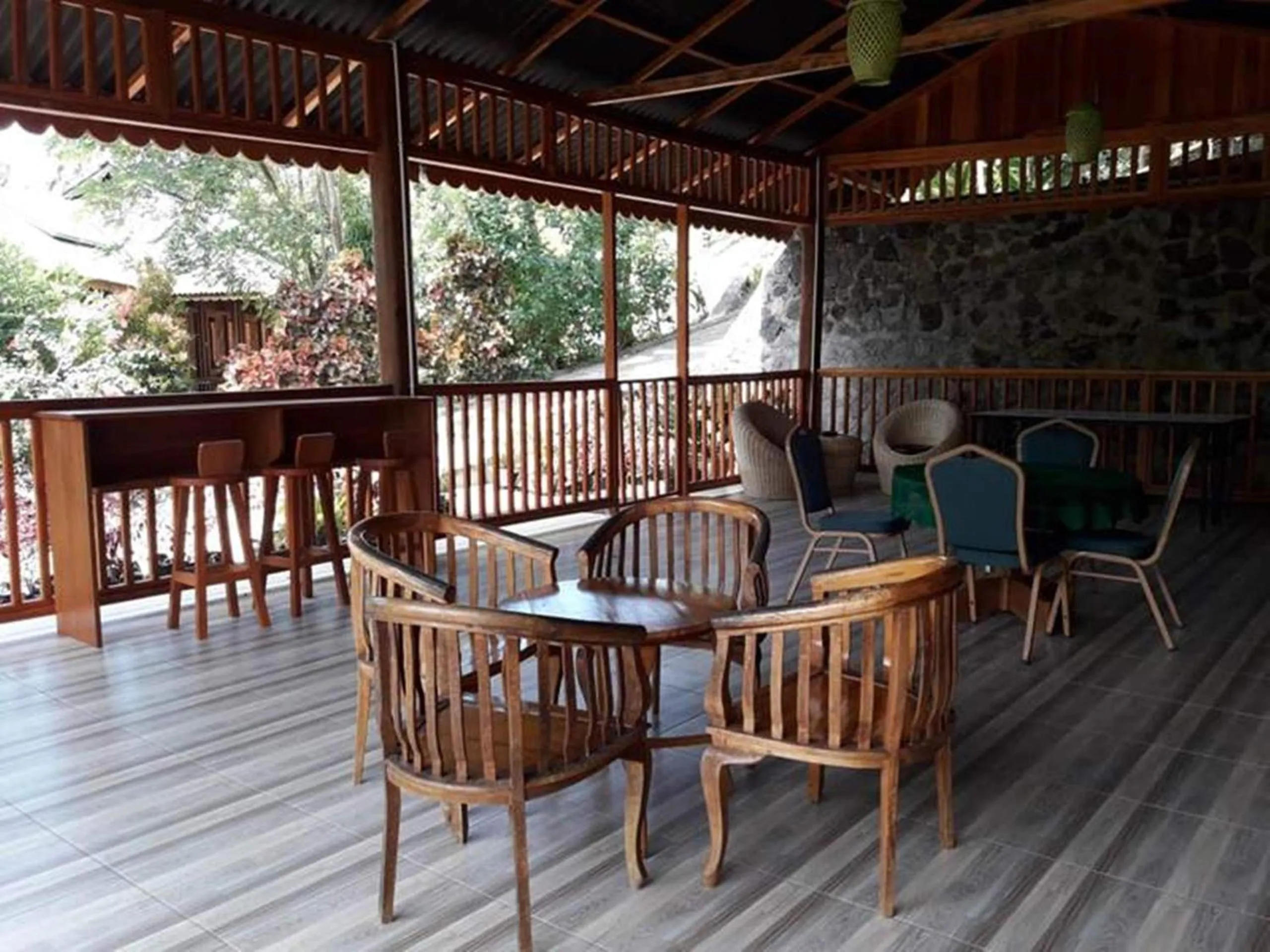 Communal lounge/ TV room in Botanica Nature Resort