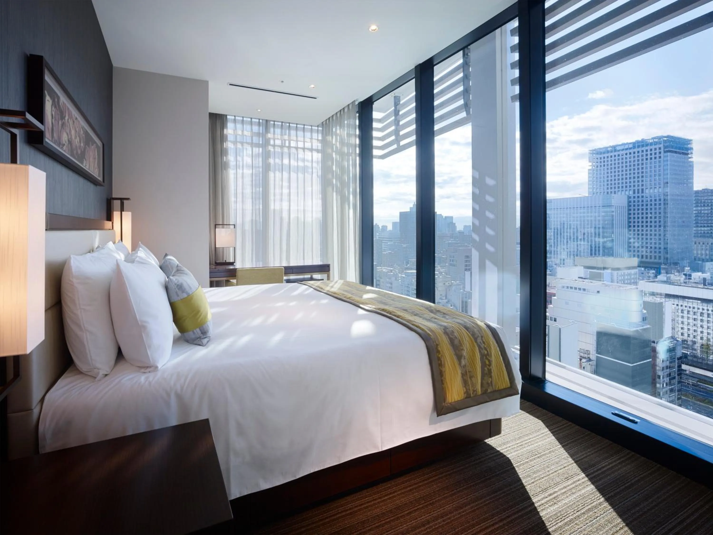 Bedroom, Bed in Oakwood Premier Tokyo