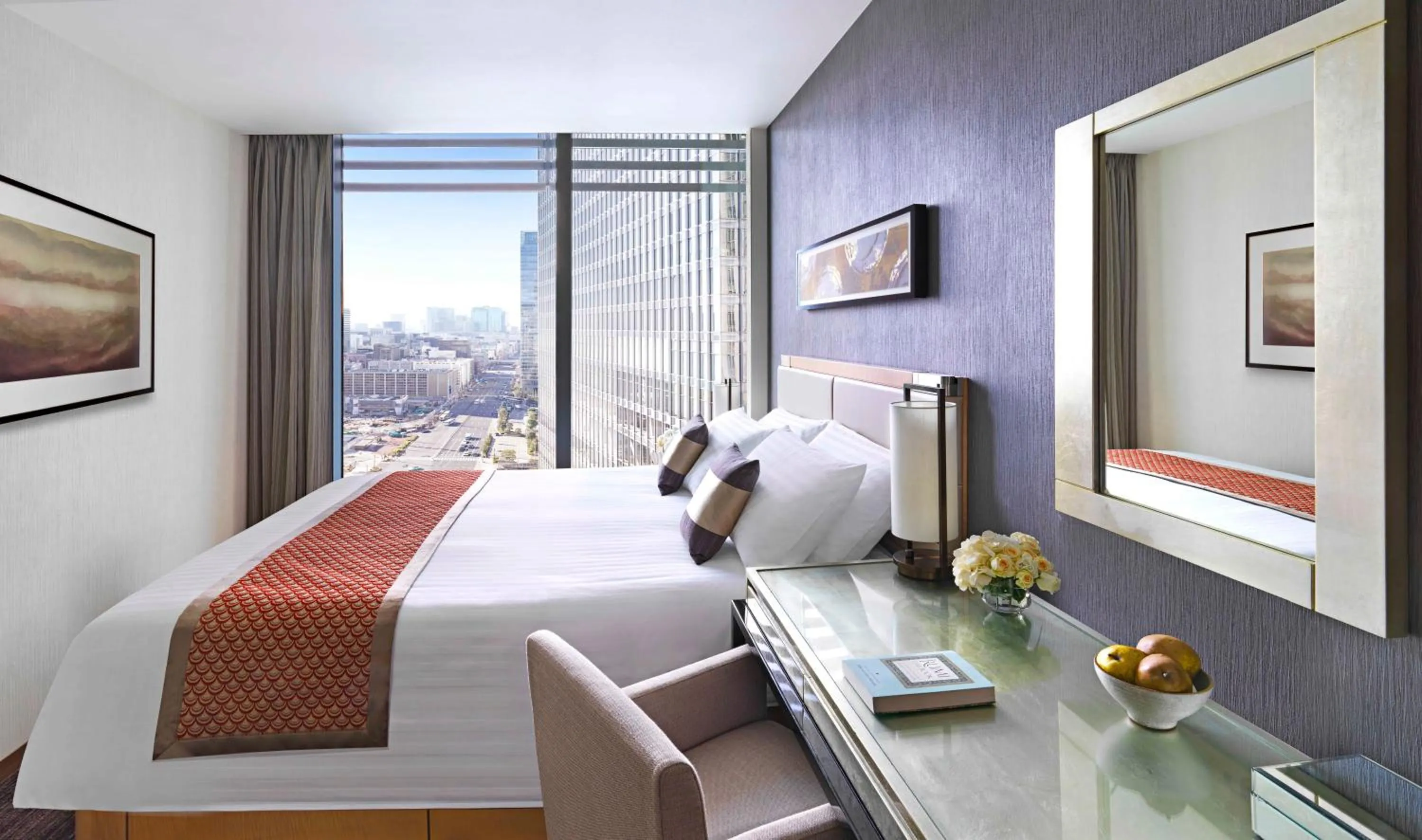 Bed in Oakwood Premier Tokyo