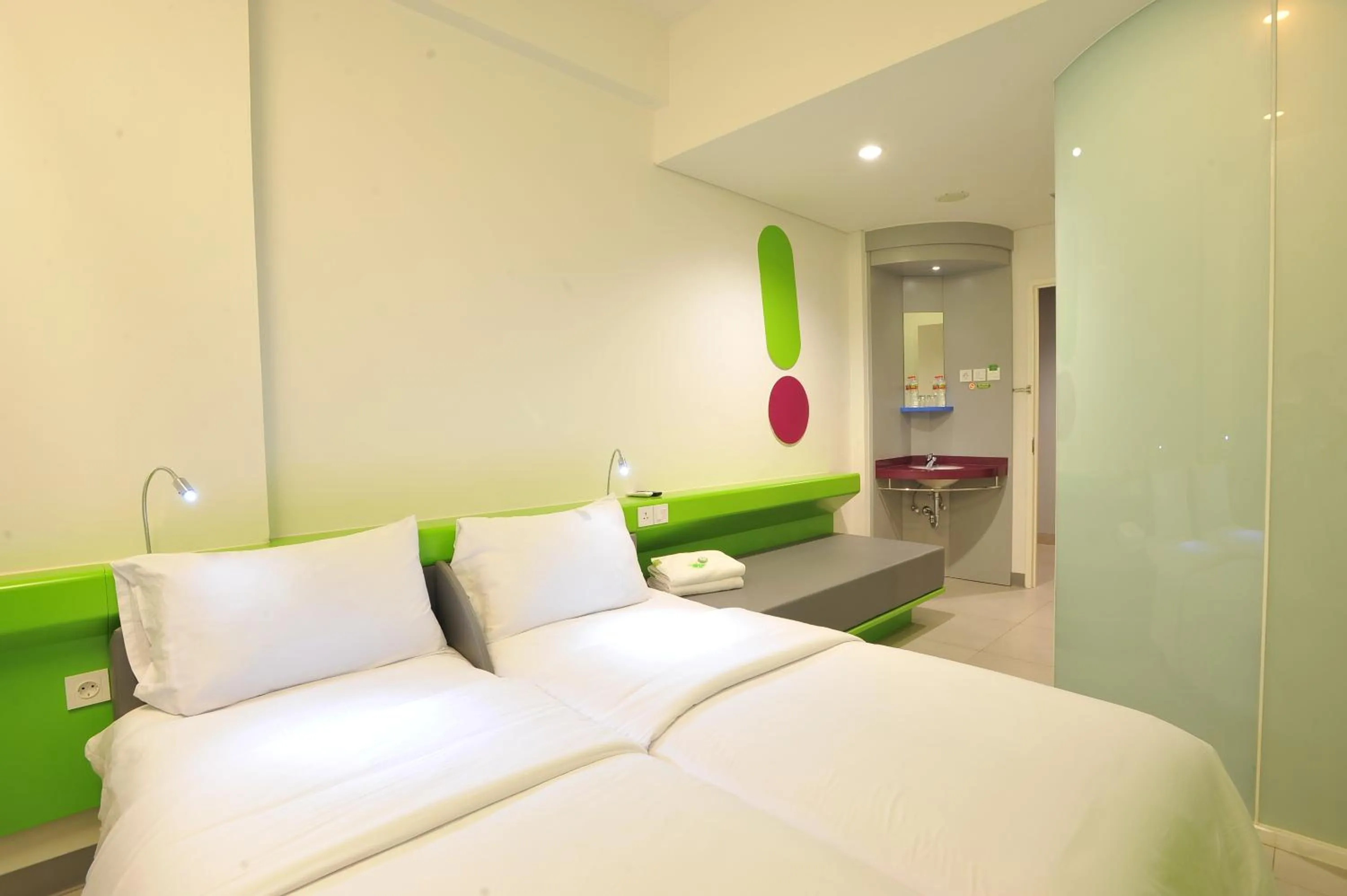 Bedroom, Bed in POP! Hotel Diponegoro