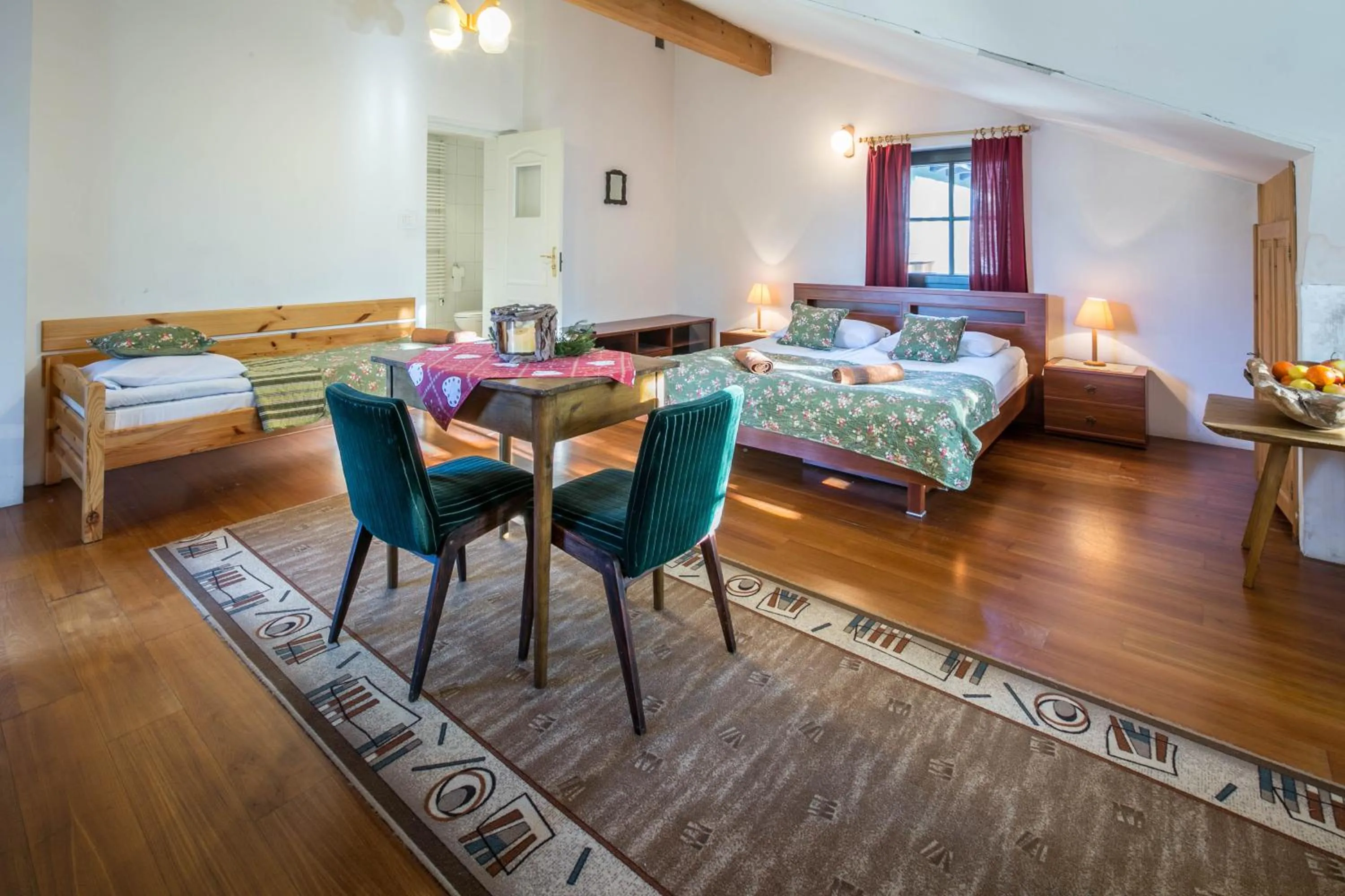 Photo of the whole room, Bed in Willa Alpina