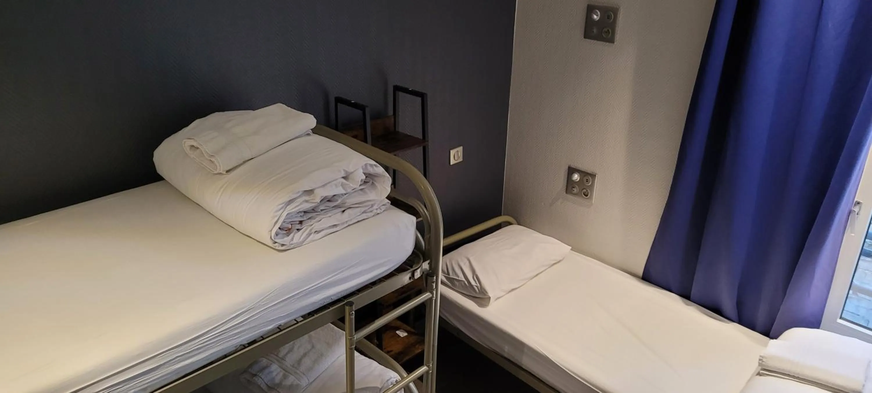 Property building, Bed in Plug inn Montmartre by Hiphophostels