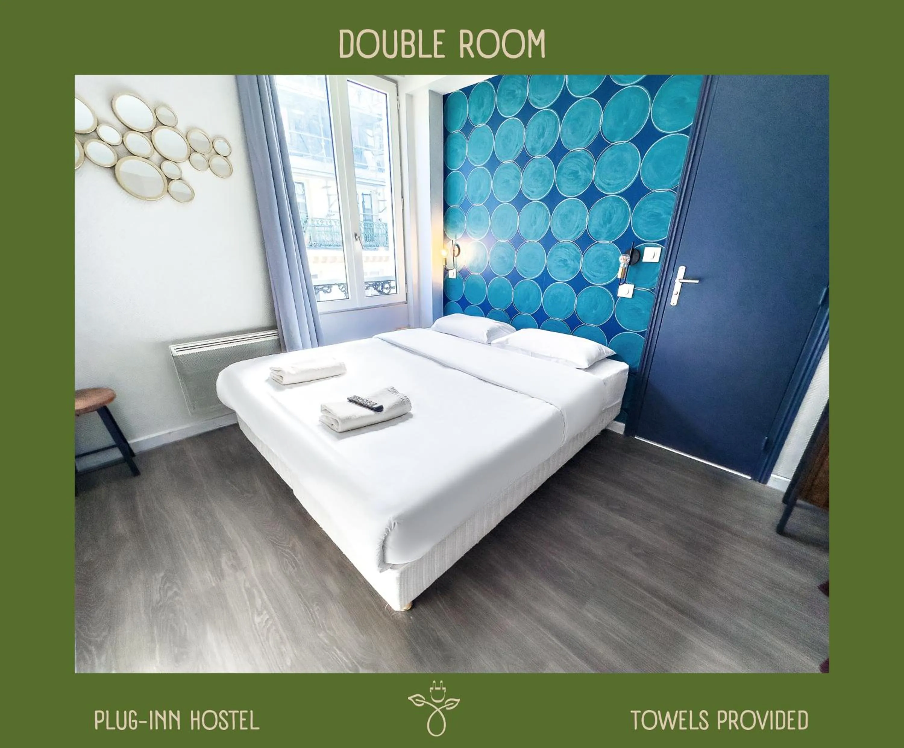 Communal kitchen, Bed in Plug inn Montmartre by Hiphophostels