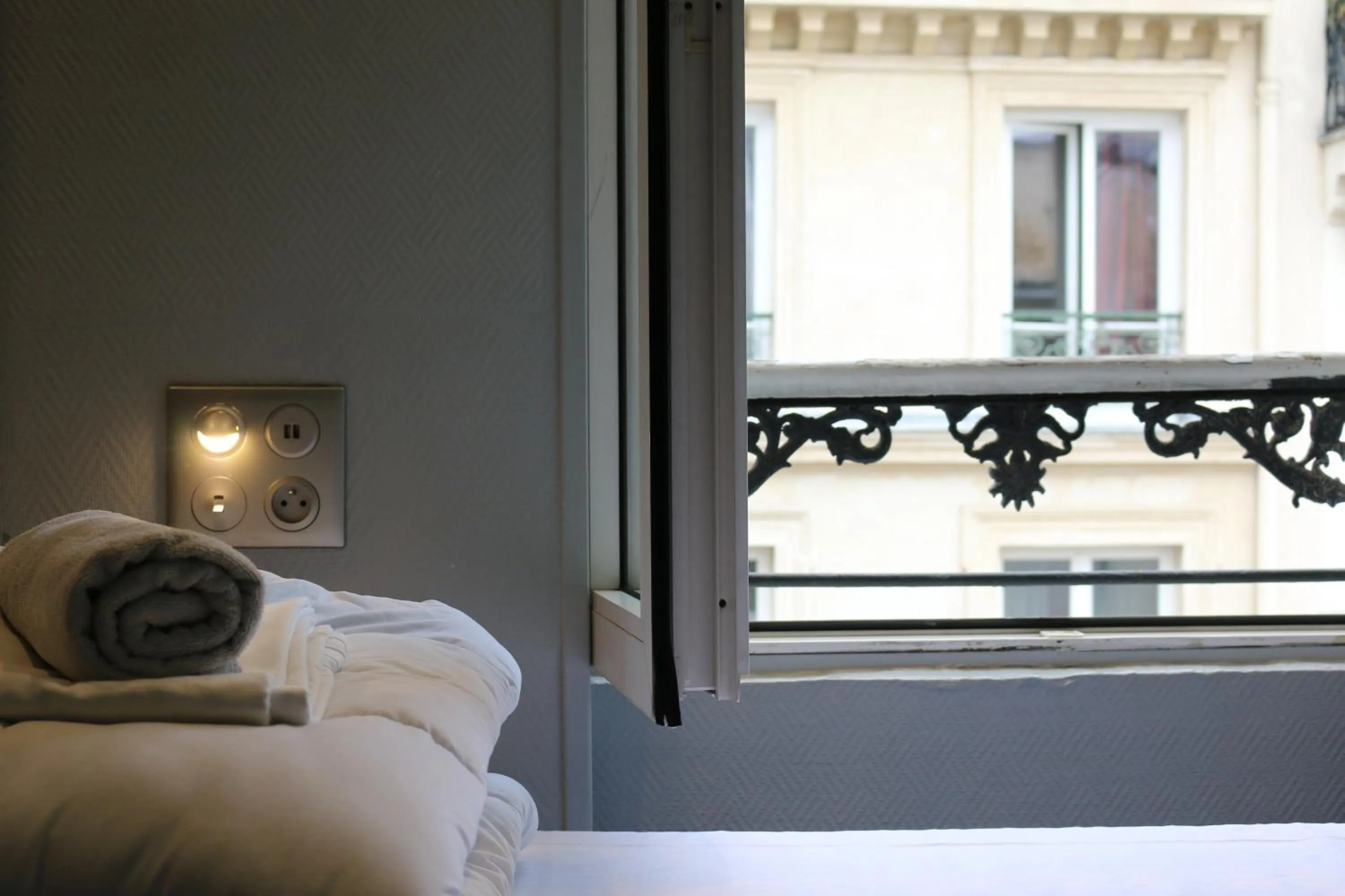 Bed in Plug inn Montmartre by Hiphophostels