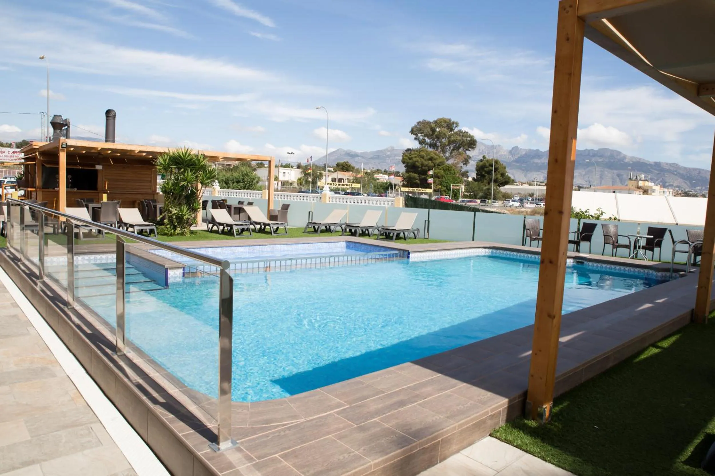 Swimming pool in Hotel Noguera El Albir