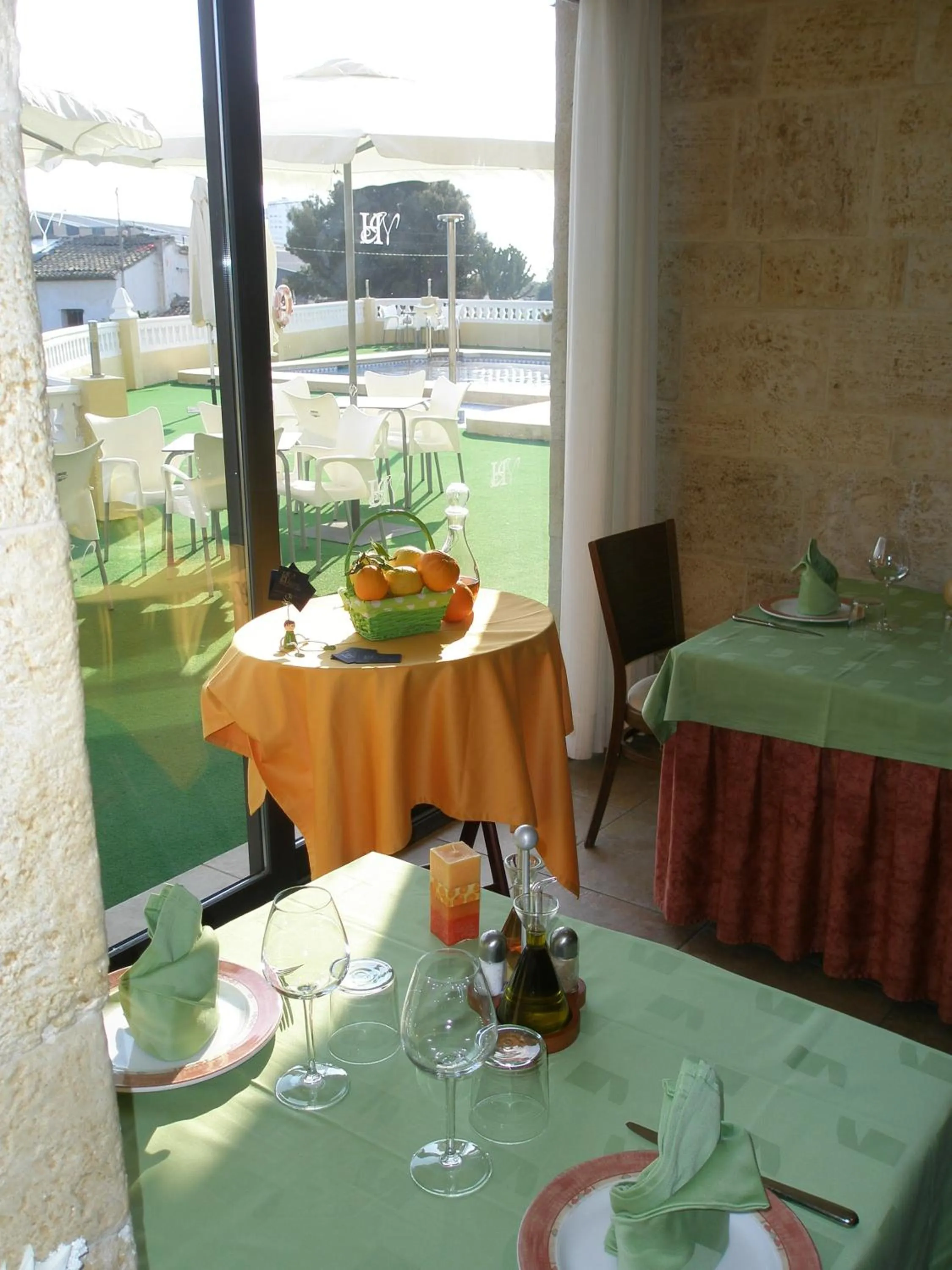 Restaurant/places to eat in Hotel Noguera El Albir