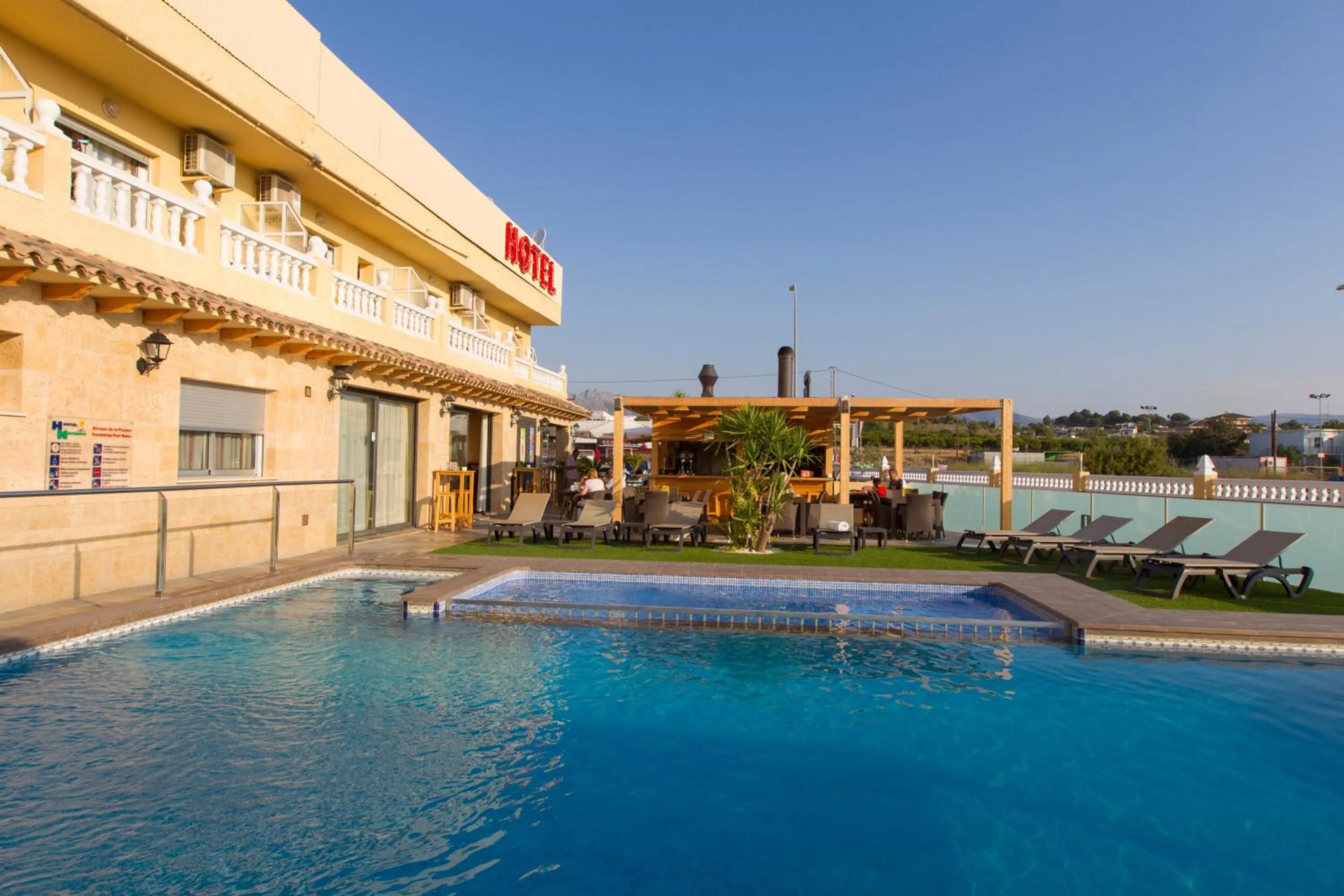 Swimming pool in Hotel Noguera El Albir