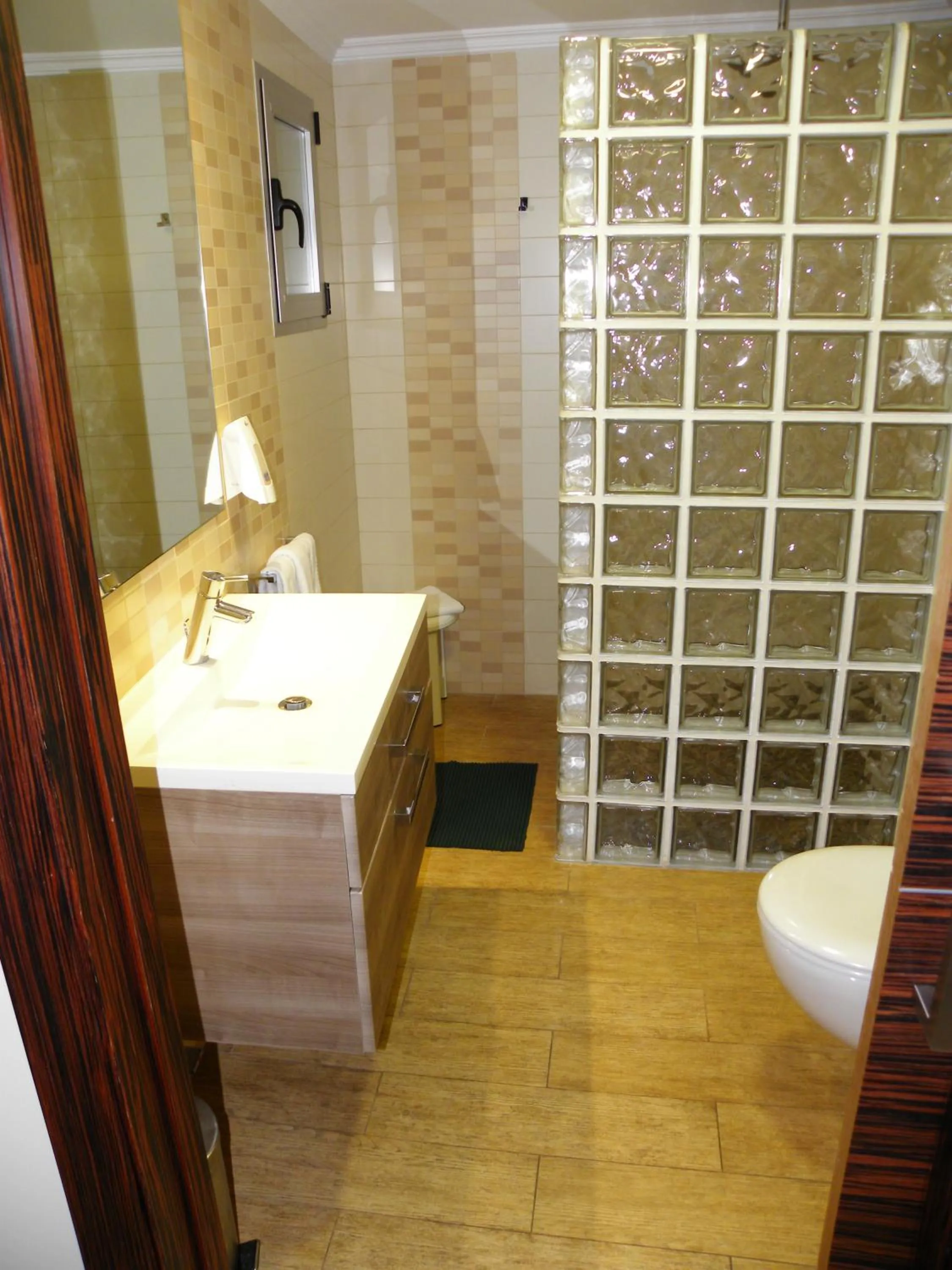 Bathroom in Hotel Noguera El Albir