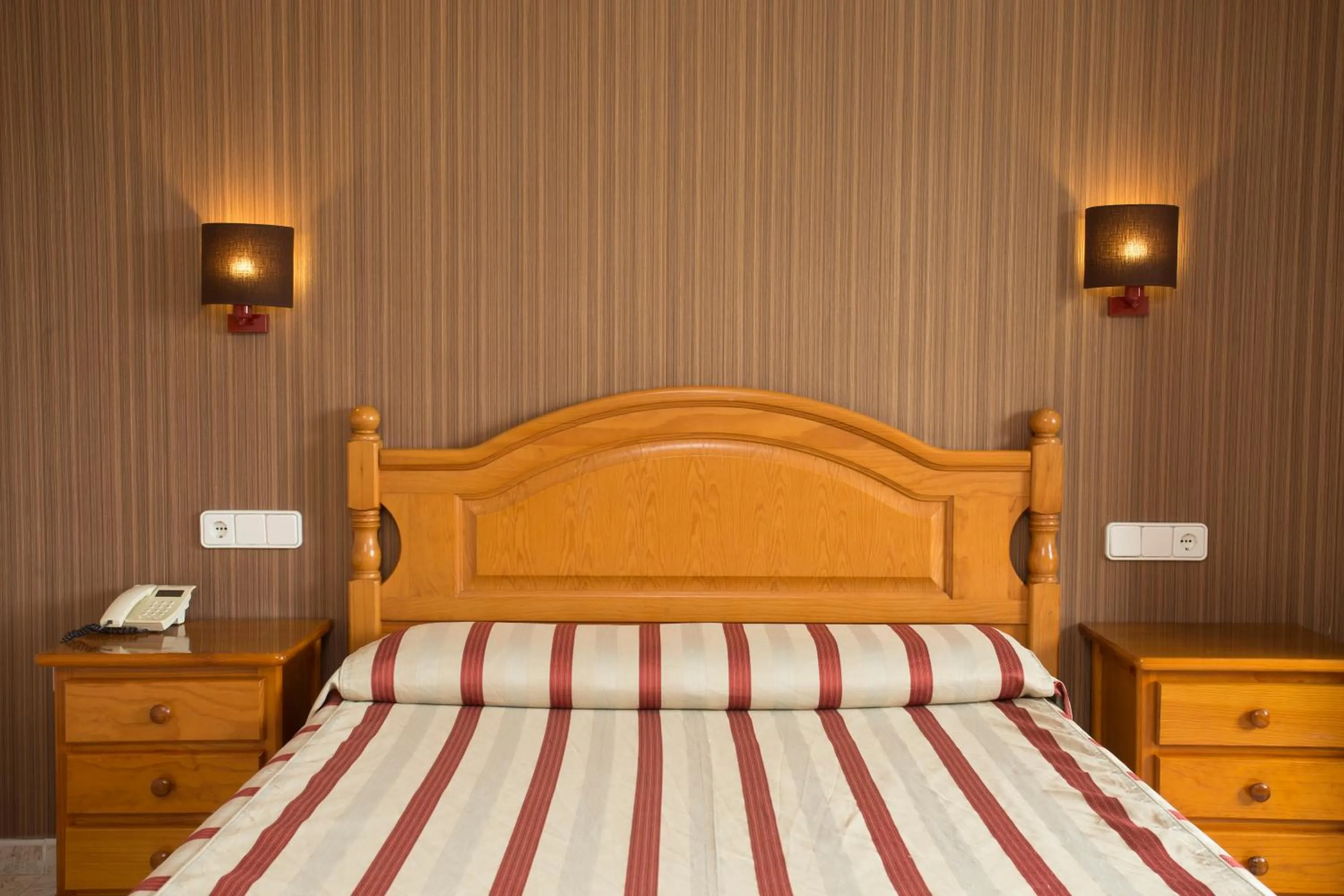 Photo of the whole room, Bed in Hotel Noguera El Albir