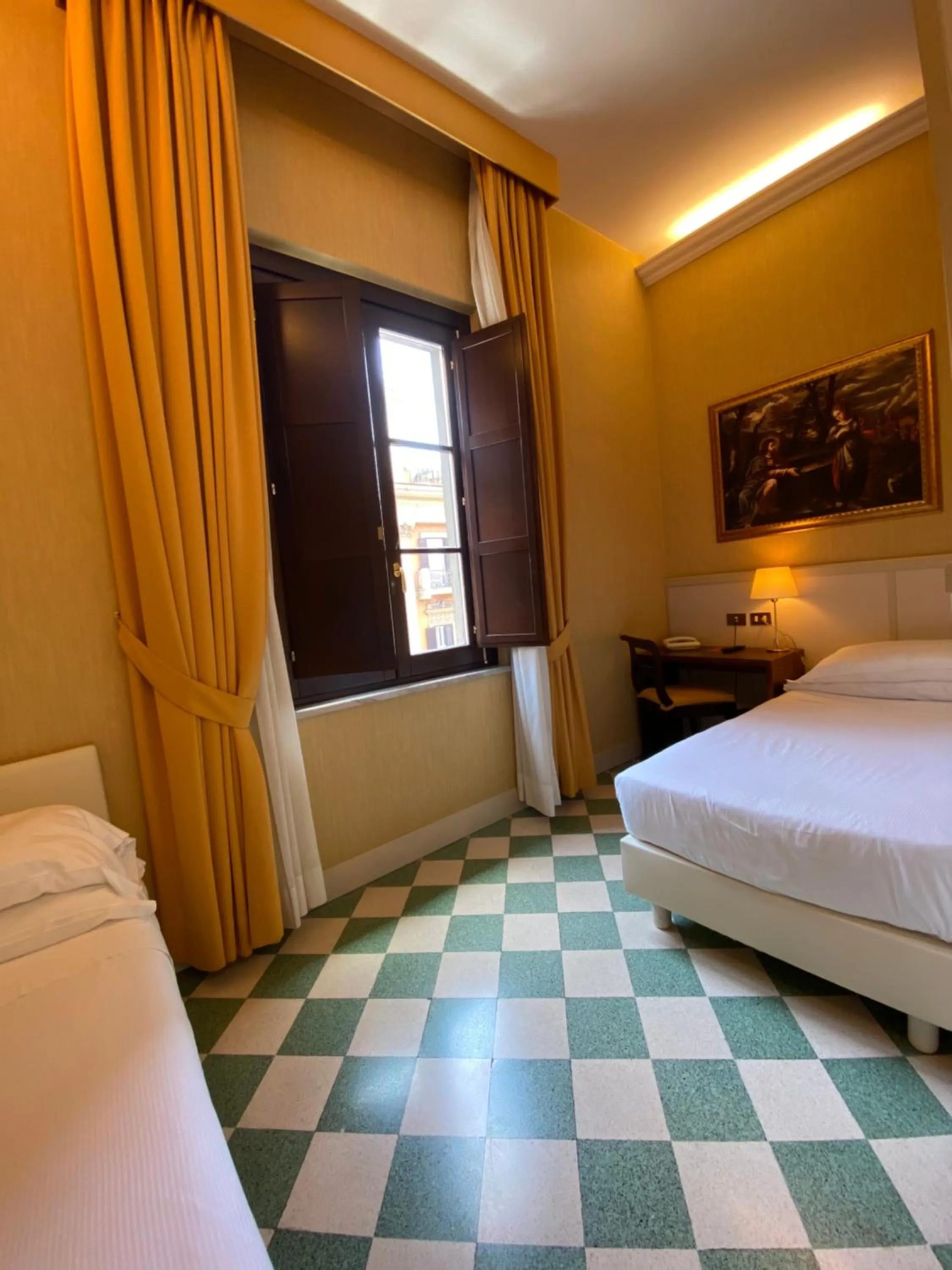 Photo of the whole room, Bed in Basilica Hotel