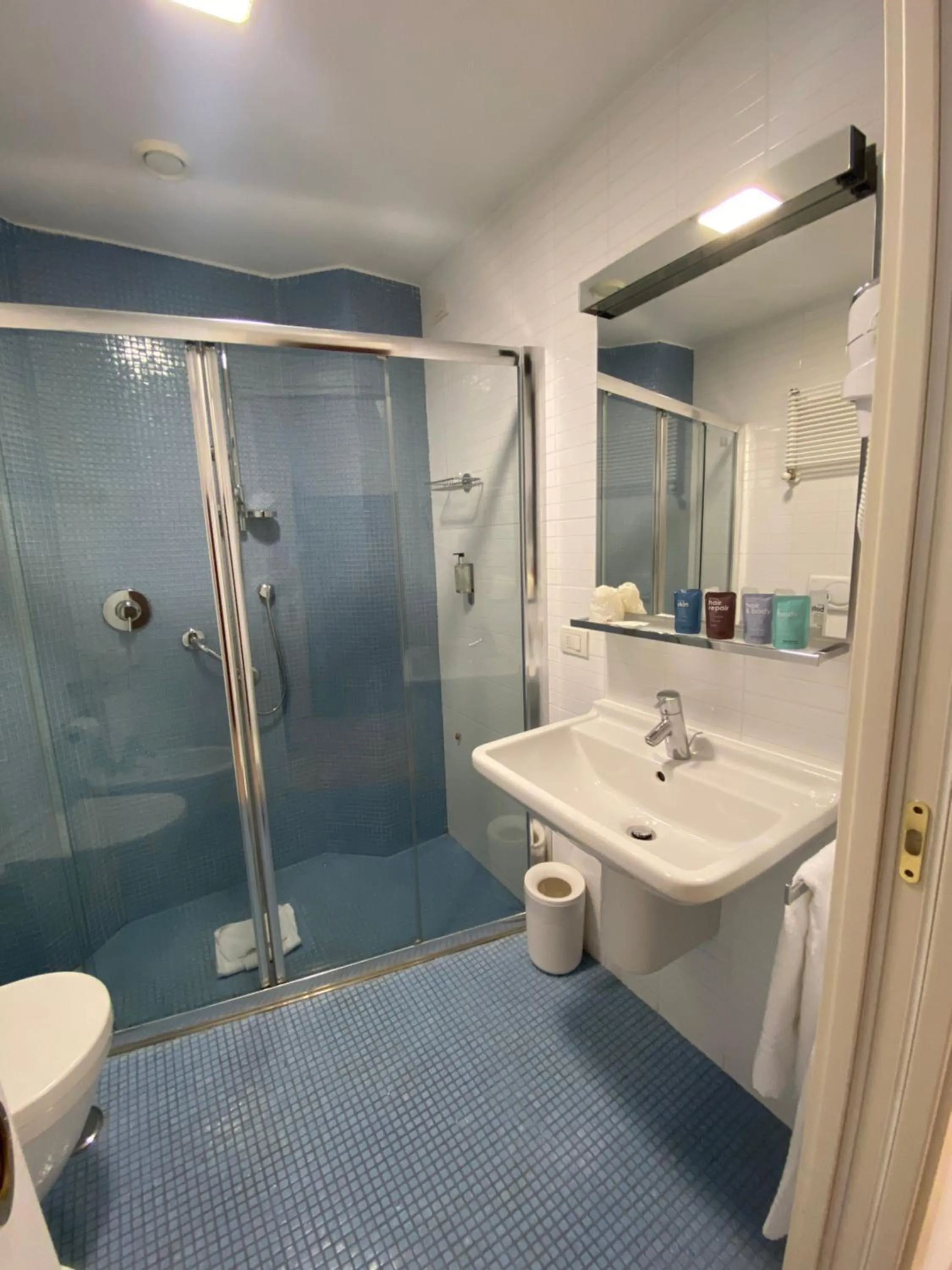 Shower in Basilica Hotel