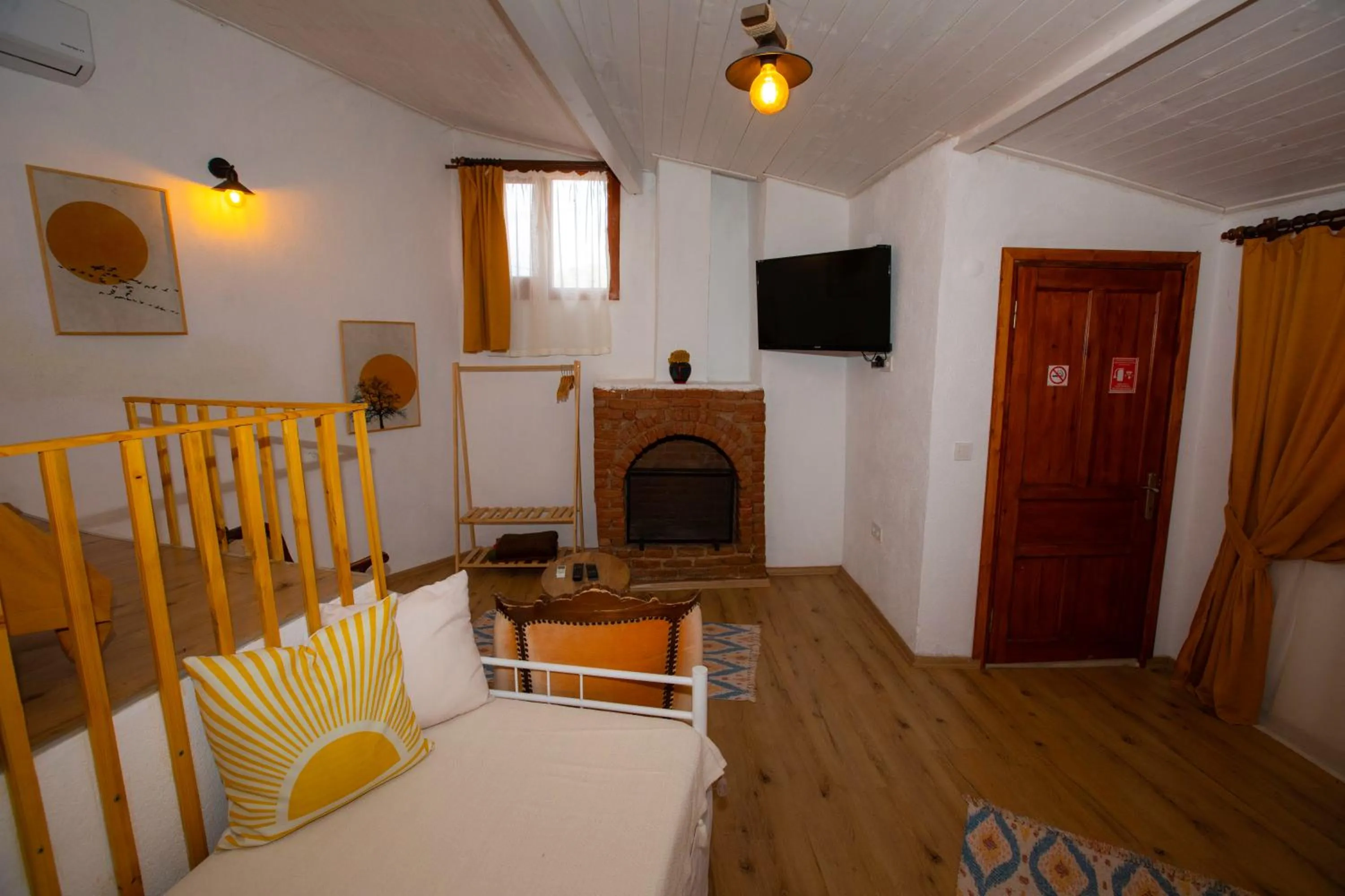 TV and multimedia, Bed in Şirince Klaseas Hotel&Restaurant