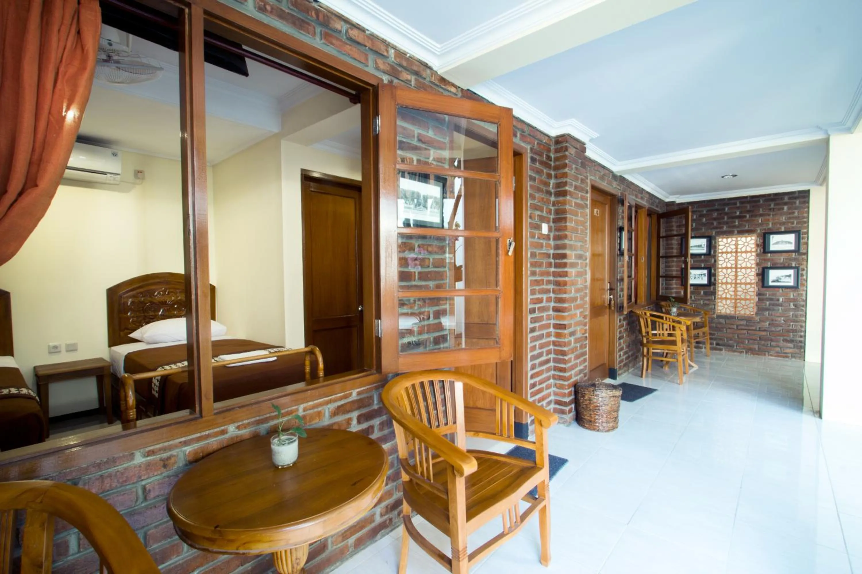 Garden in De Hostel Yogyakarta