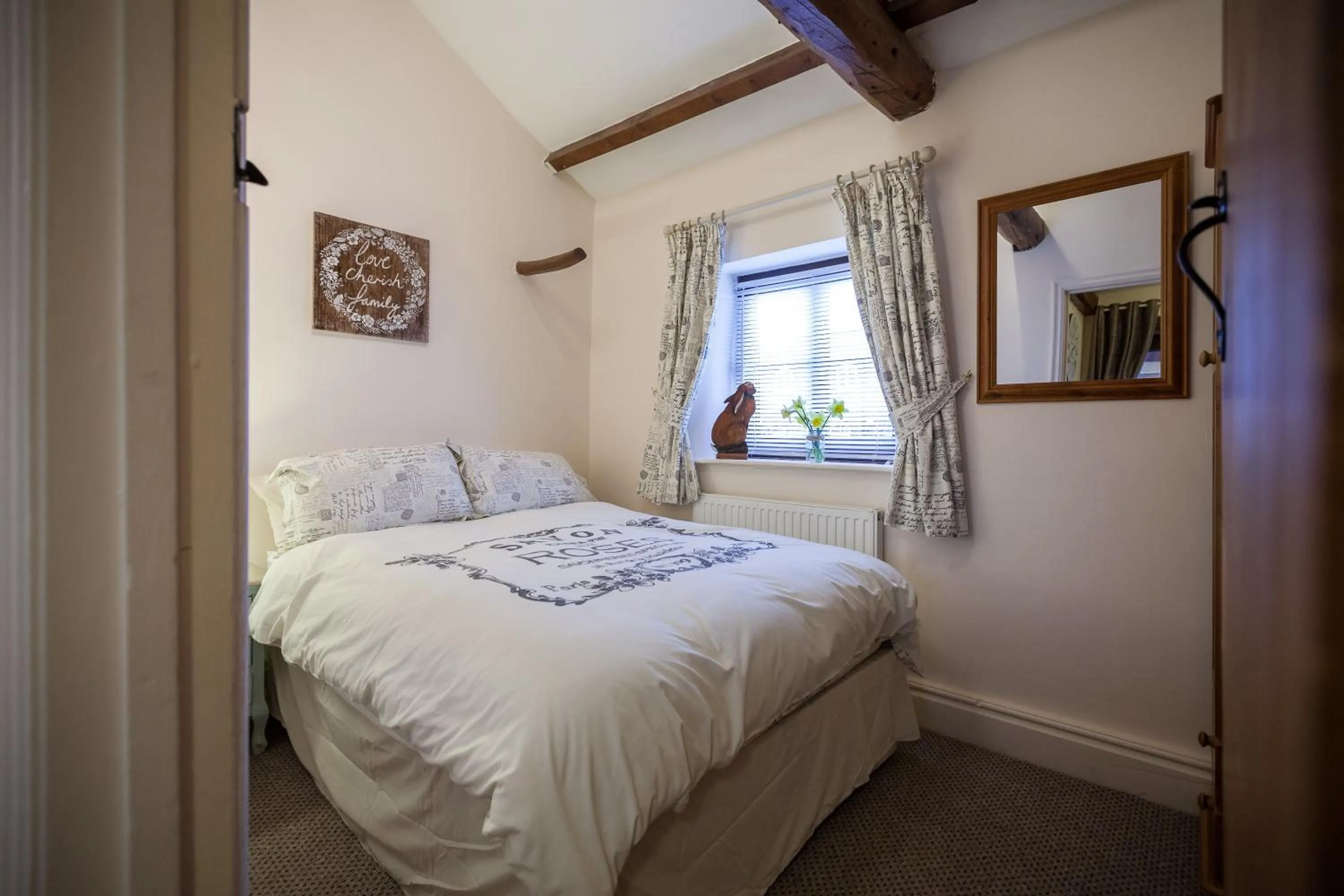 Bed in Skipbridge Farm Cottages