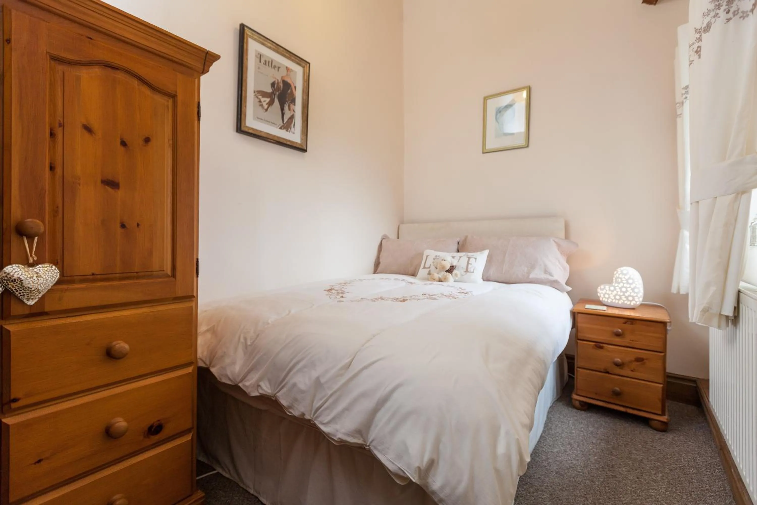 Photo of the whole room, Bed in Skipbridge Farm Cottages