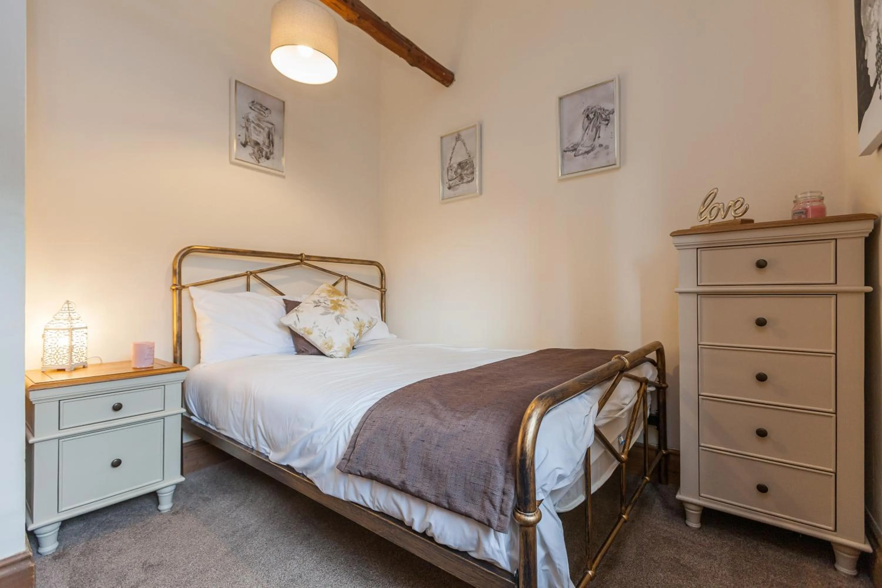 Decorative detail, Bed in Skipbridge Farm Cottages