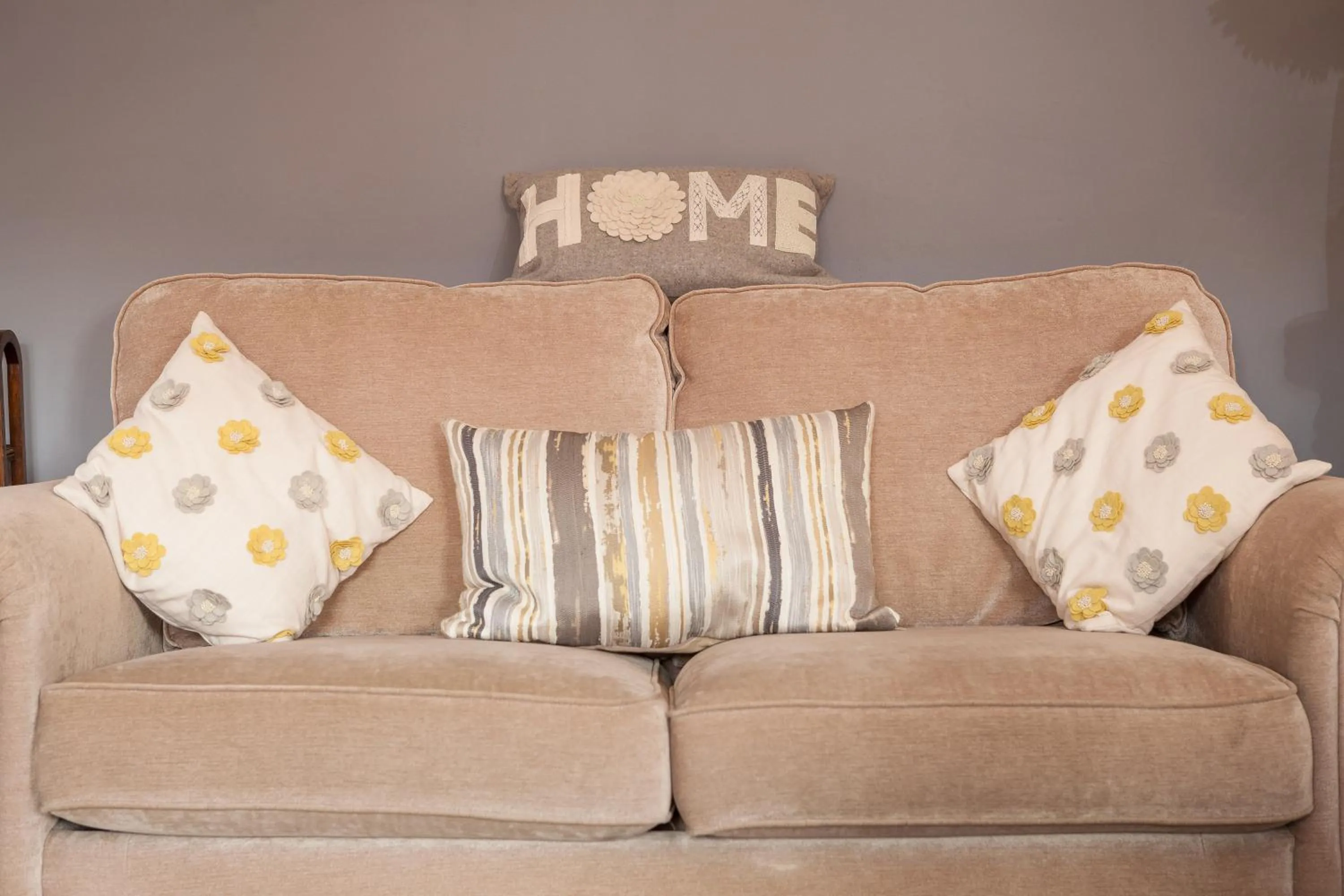 Living room in Skipbridge Farm Cottages