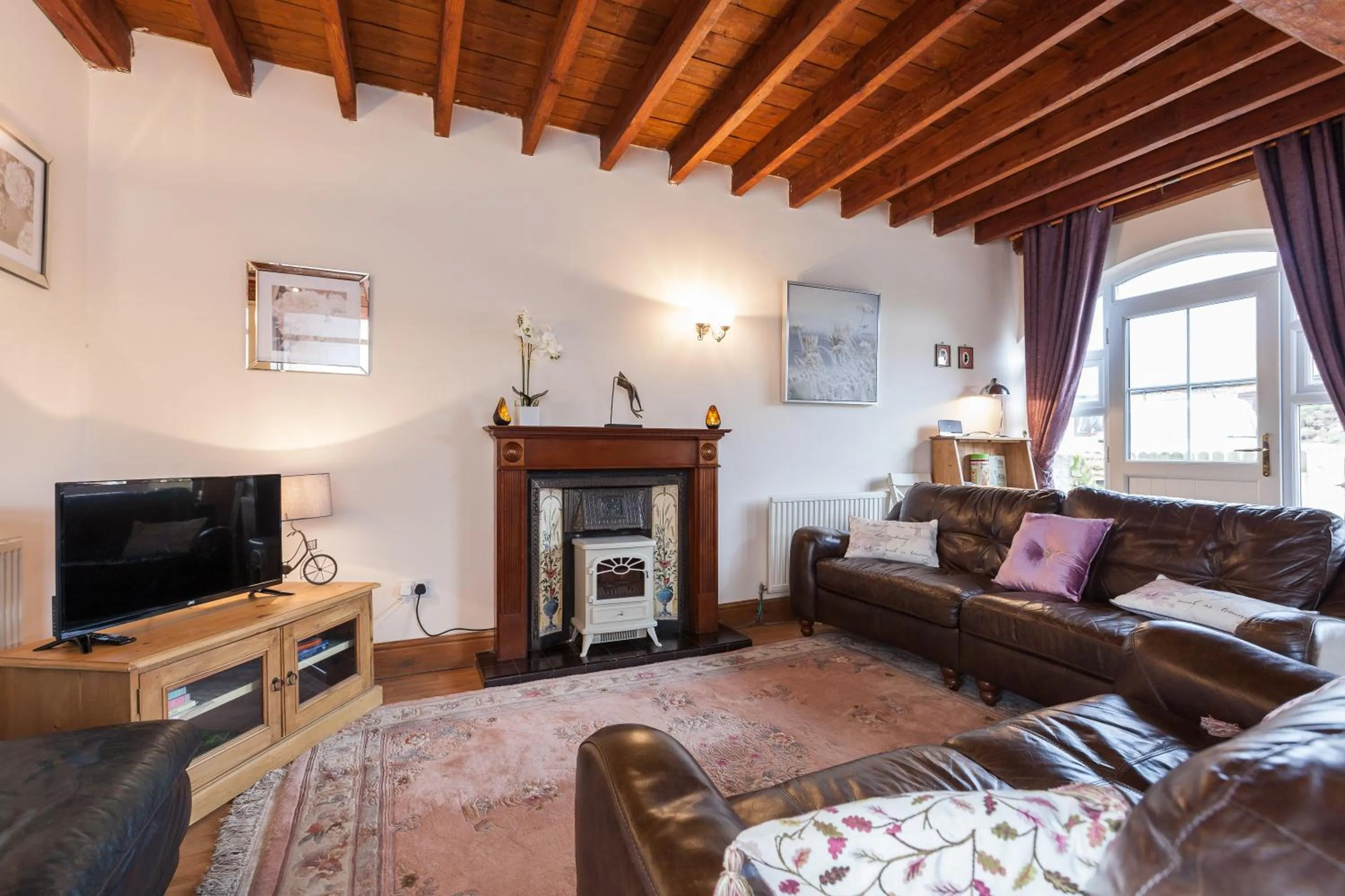 Photo of the whole room in Skipbridge Farm Cottages