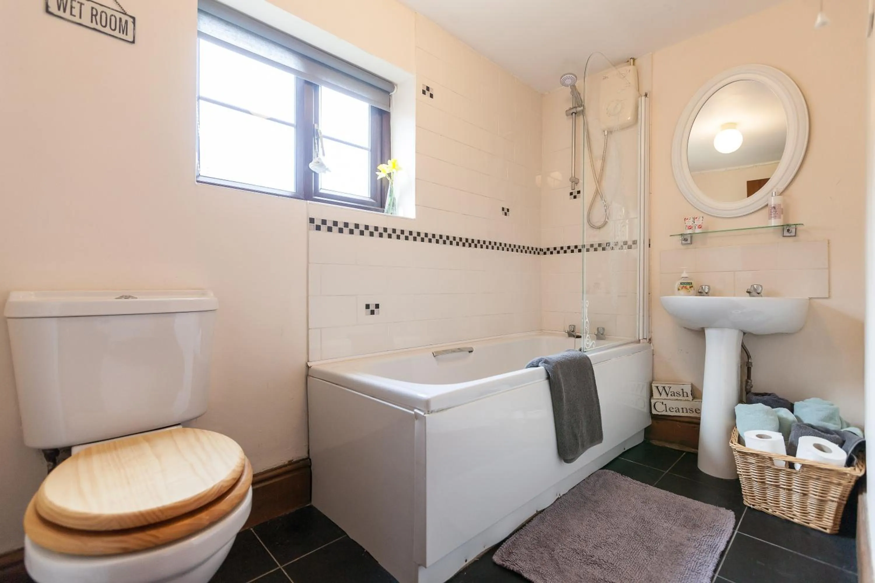 Photo of the whole room in Skipbridge Farm Cottages