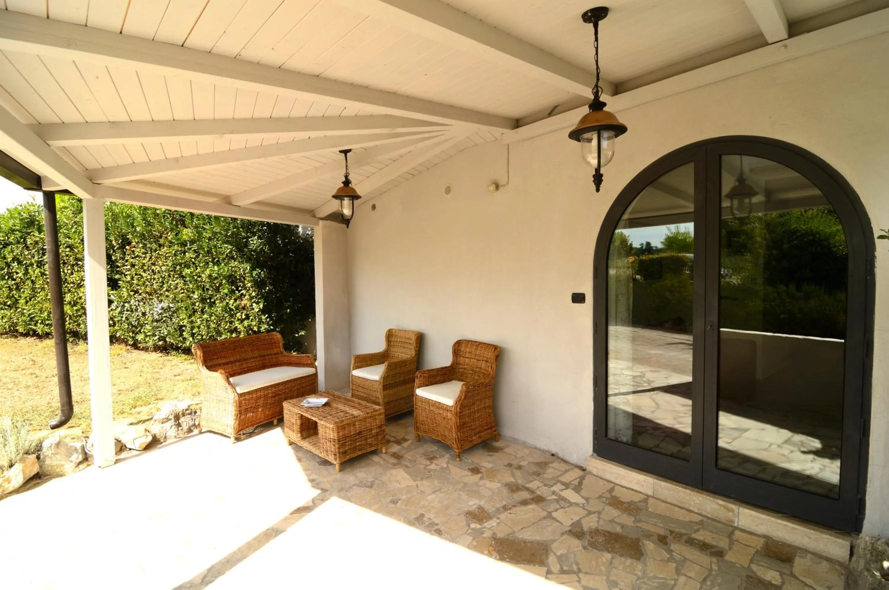Patio in La Vignola Country Hotel