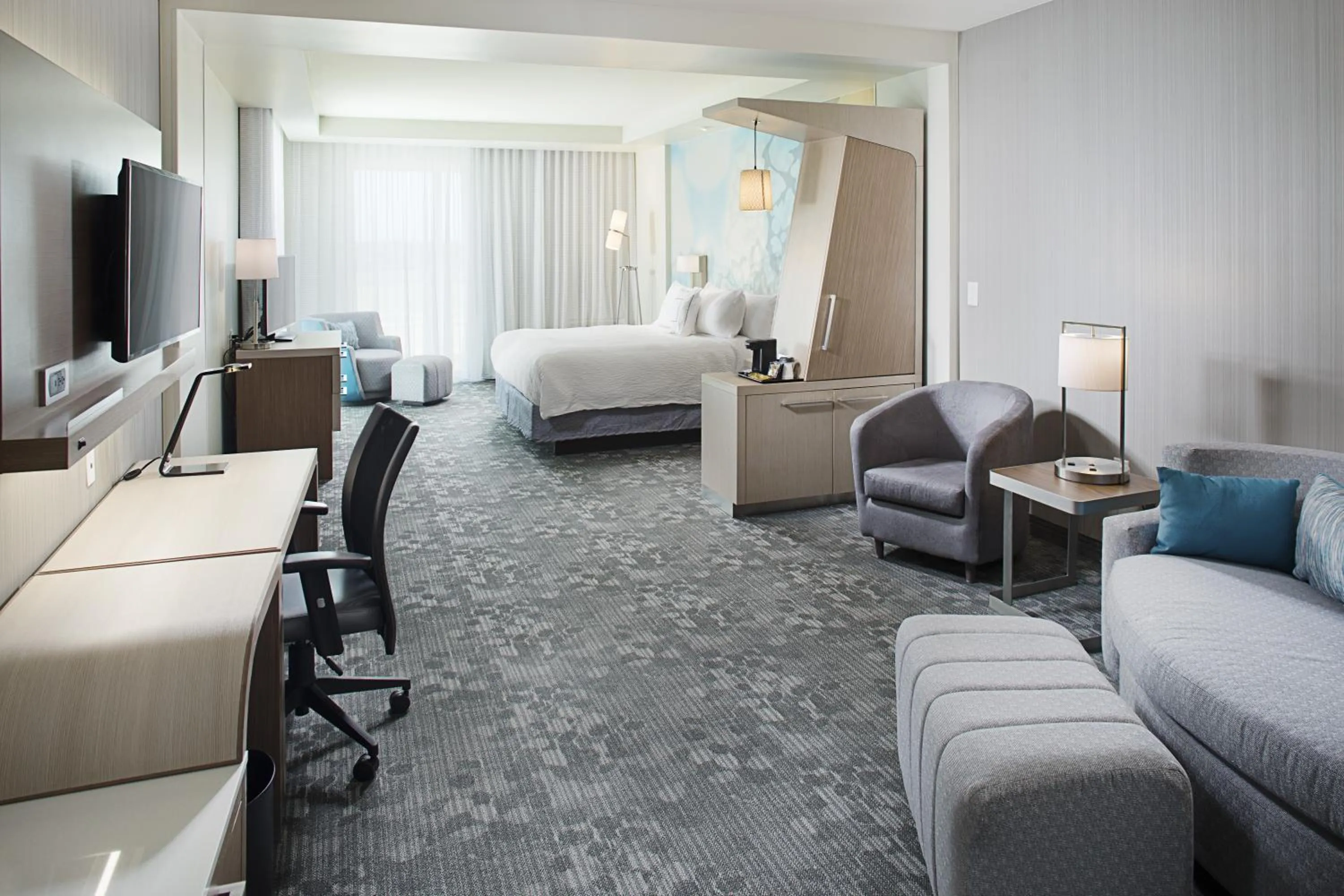 Seating area, Bed in Courtyard by Marriott Dallas Carrollton and Carrollton Conference Center