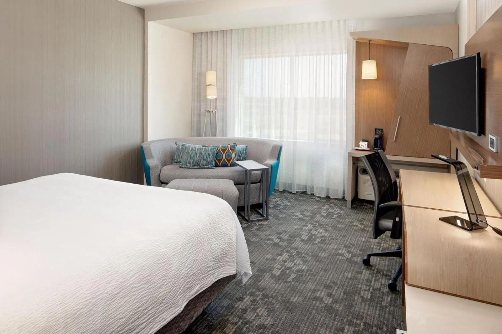 Bedroom, Bed in Courtyard by Marriott Dallas Carrollton and Carrollton Conference Center