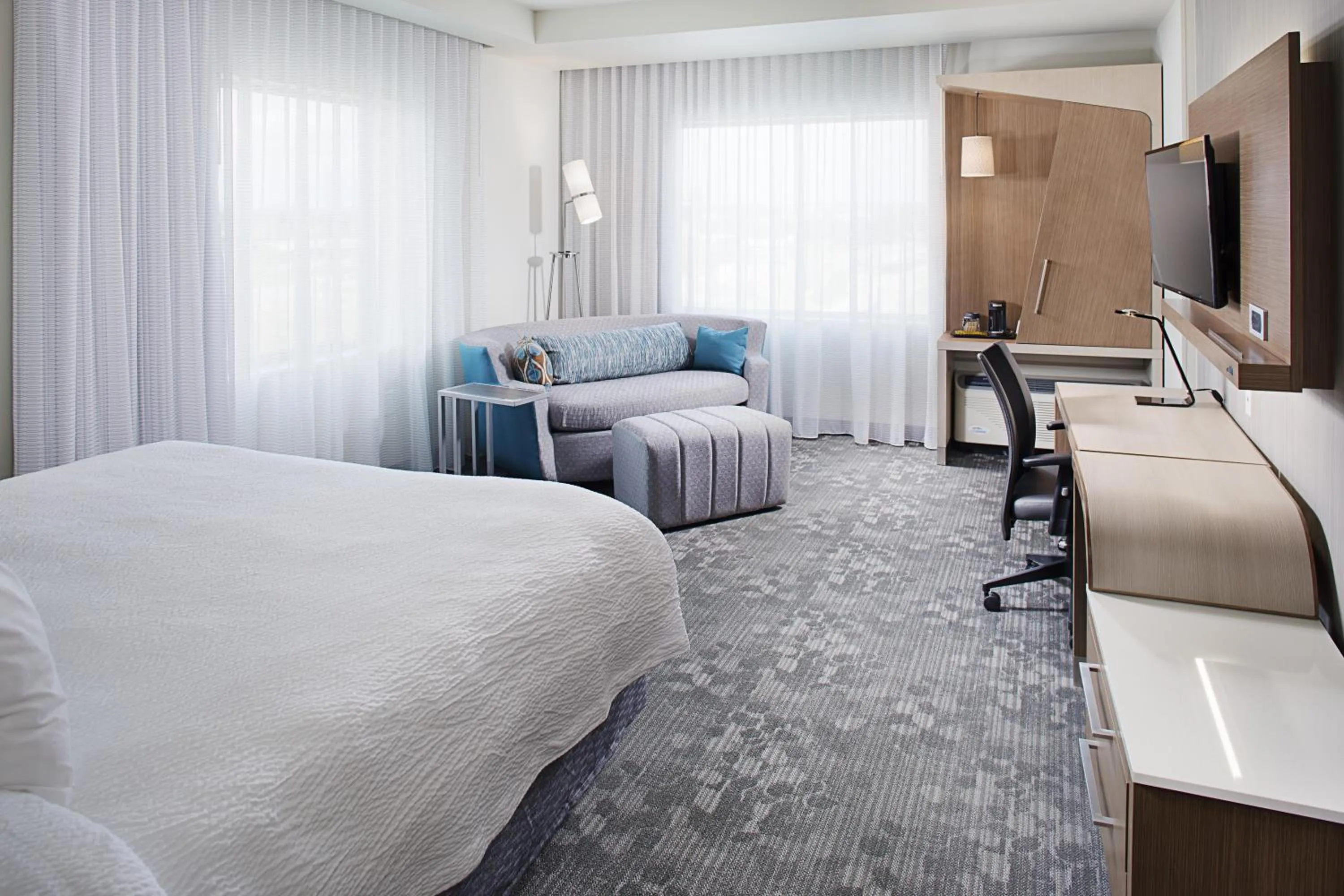 Photo of the whole room, Bed in Courtyard by Marriott Dallas Carrollton and Carrollton Conference Center