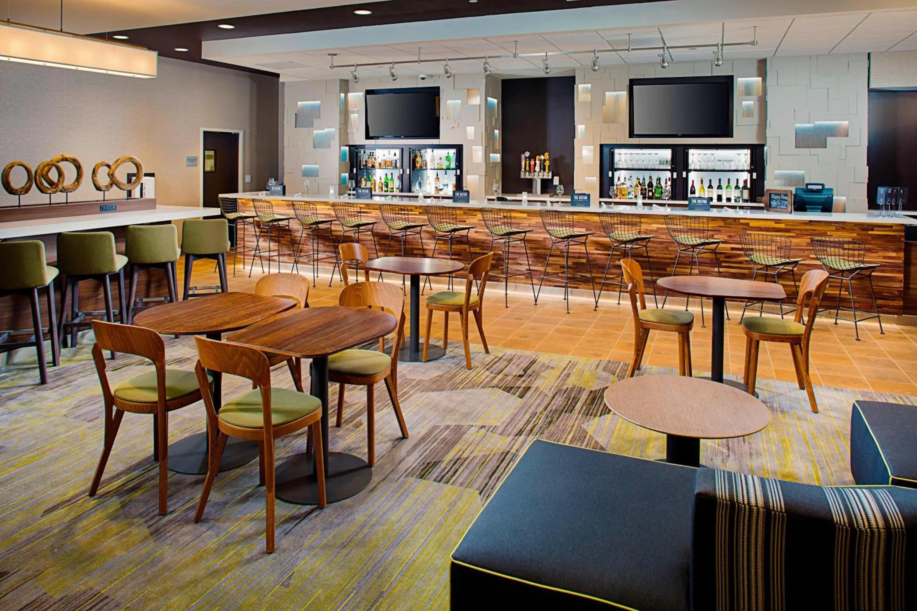 Lounge or bar in Courtyard by Marriott Dallas Carrollton and Carrollton Conference Center