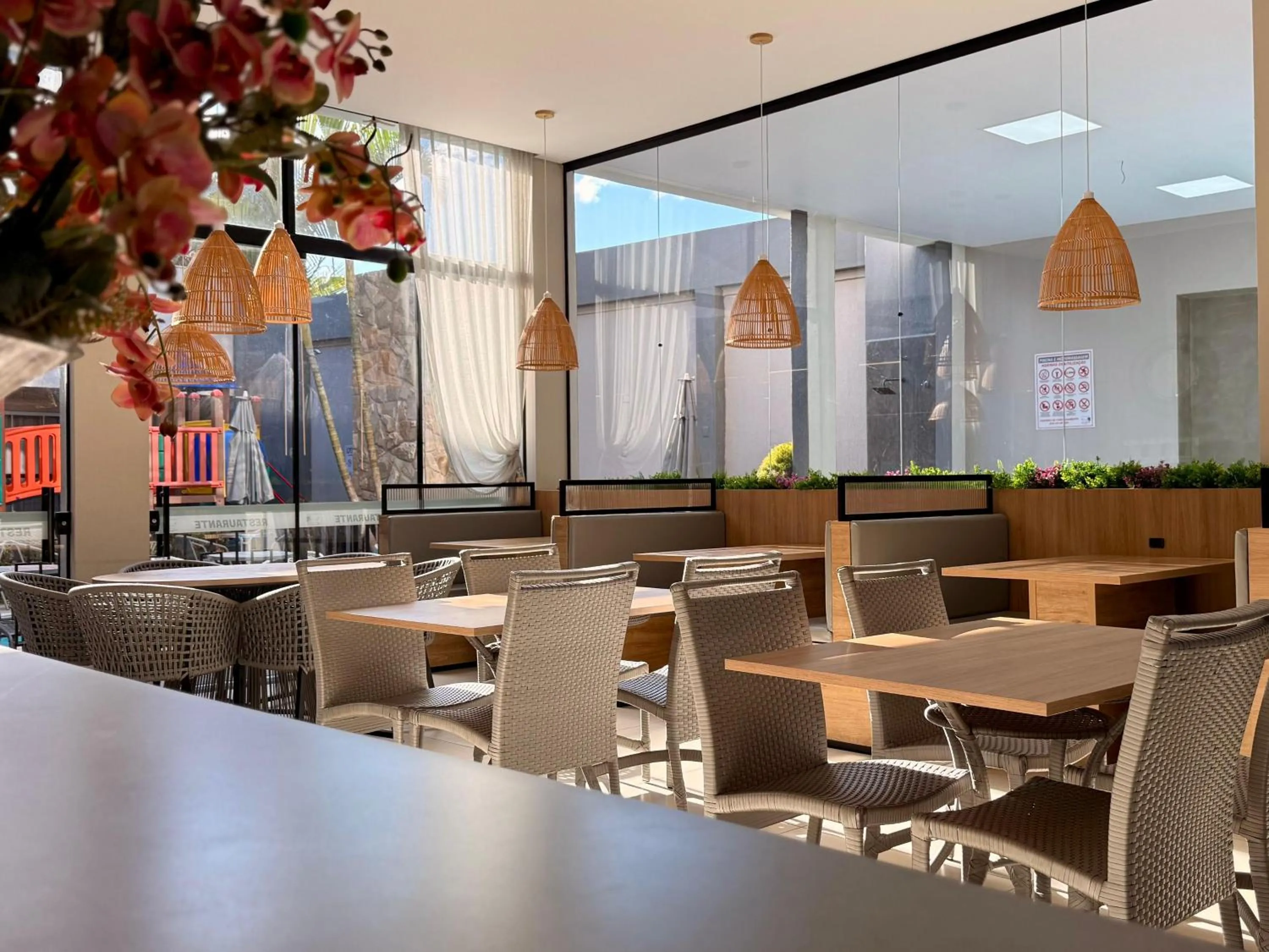 Restaurant/places to eat in Pousada Duas Ilhas