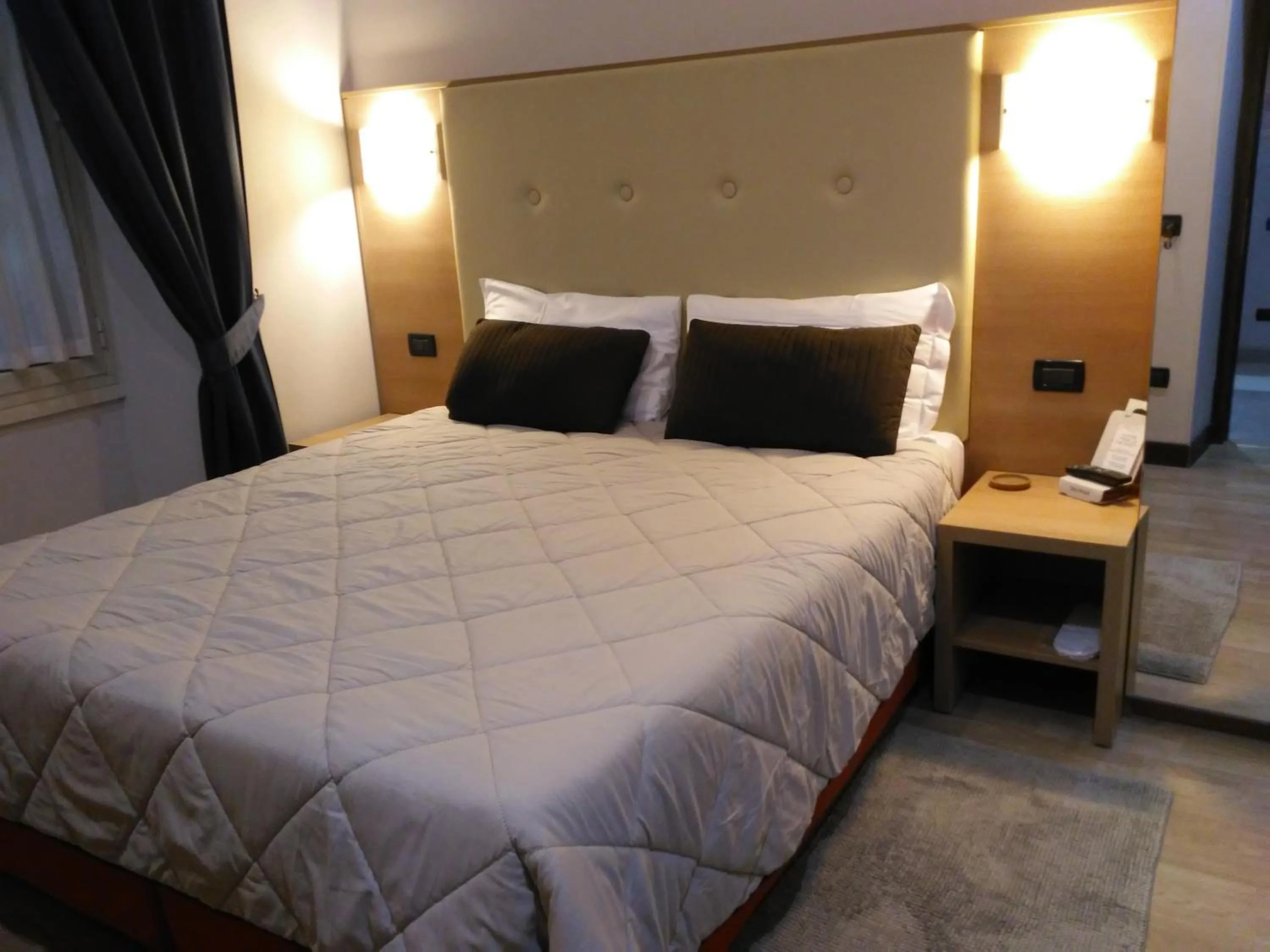 Bedroom, Bed in Residenza Cola Di Rienzo - Suite In Rome