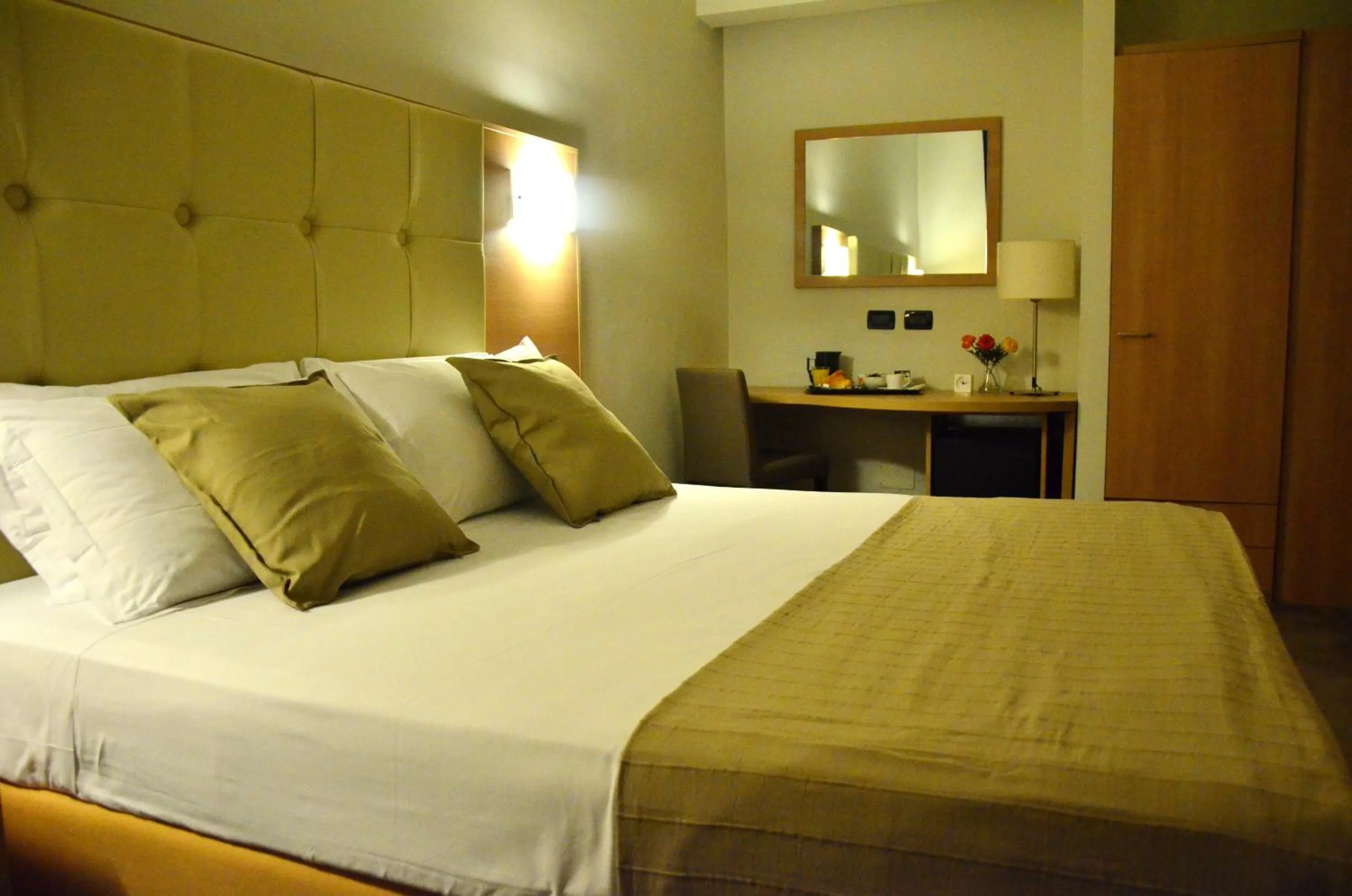 Bed in Residenza Cola Di Rienzo - Suite In Rome