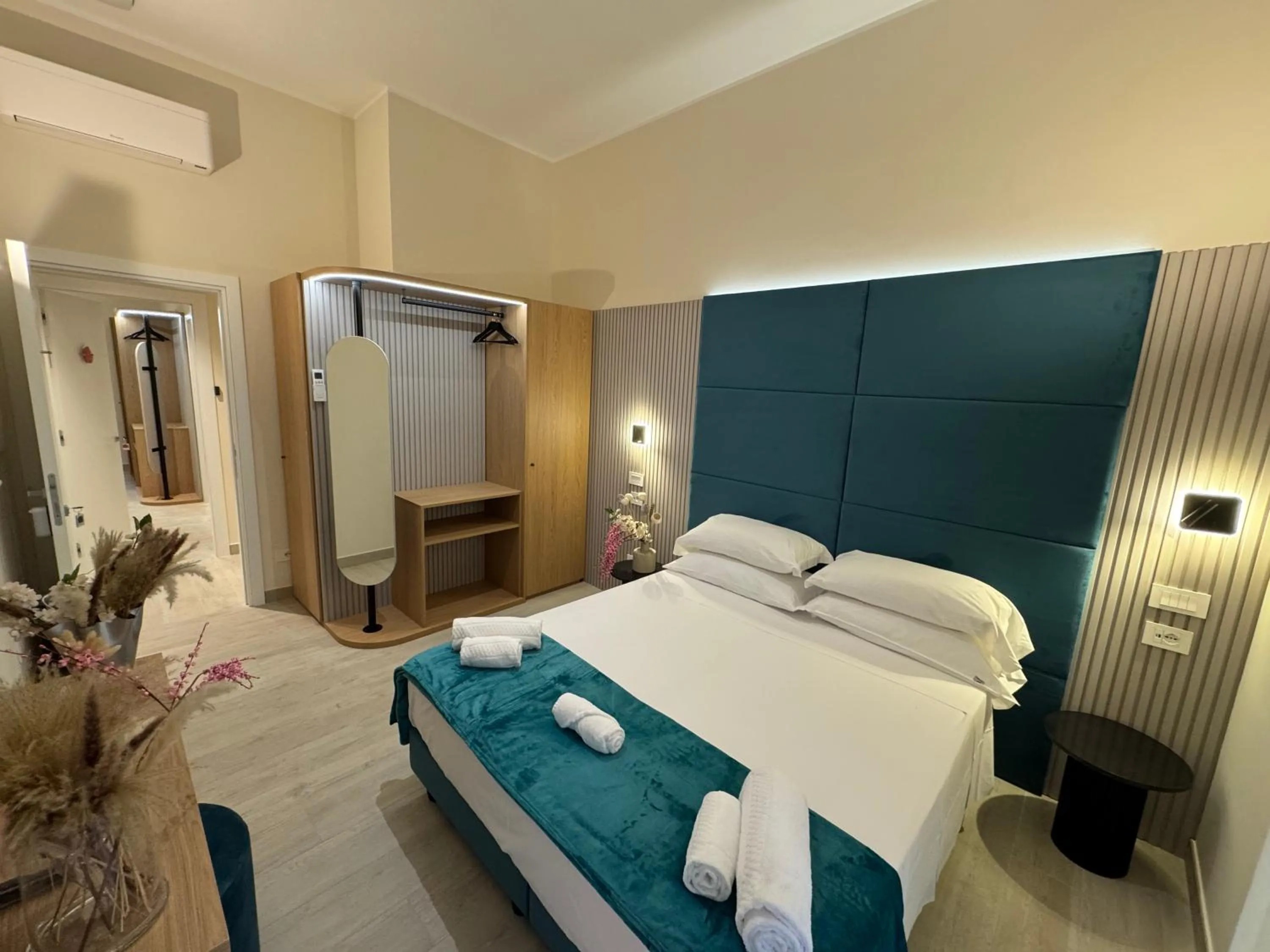 Photo of the whole room, Bed in Spagna Ave