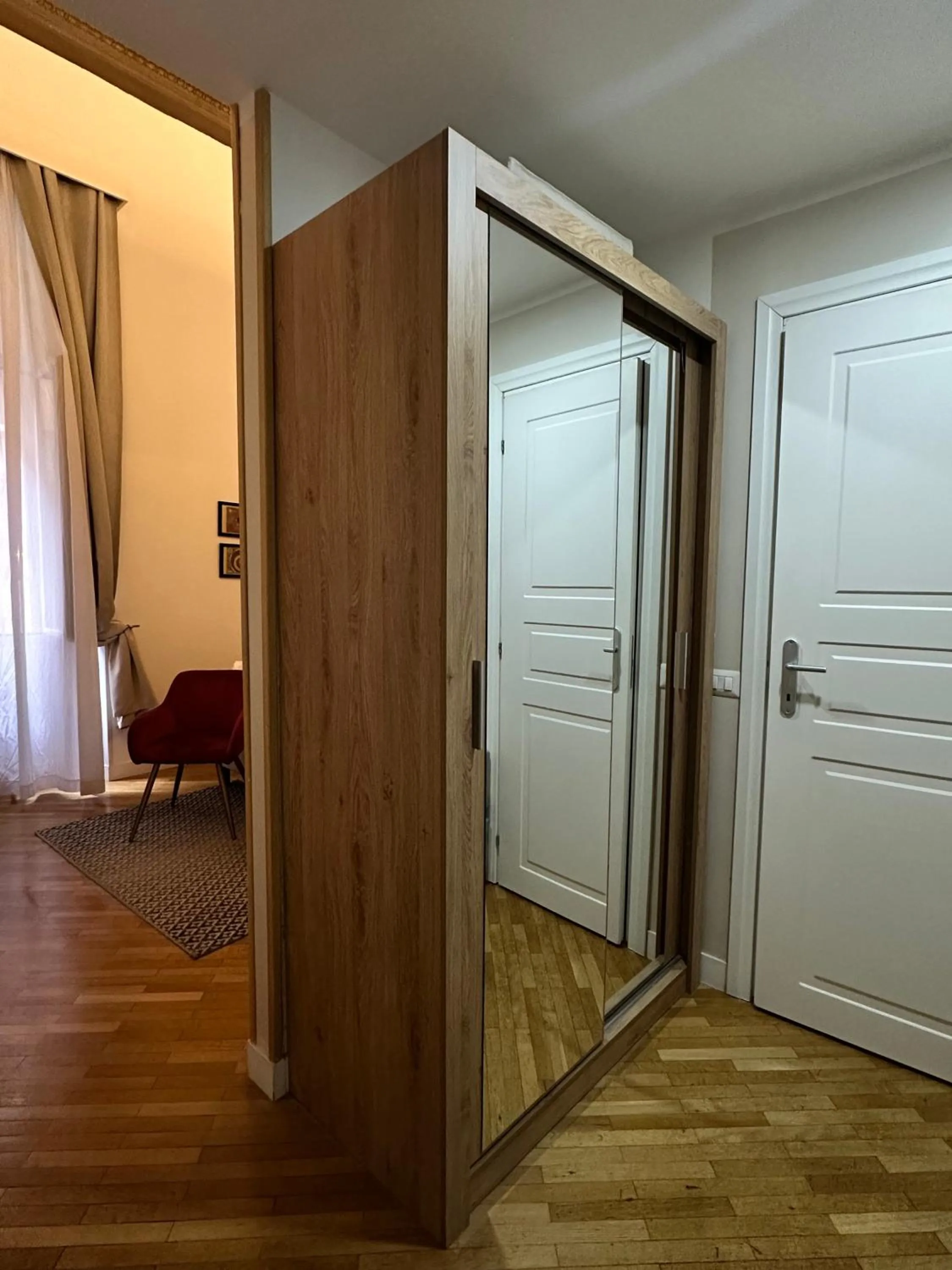 wardrobe in Spagna Ave