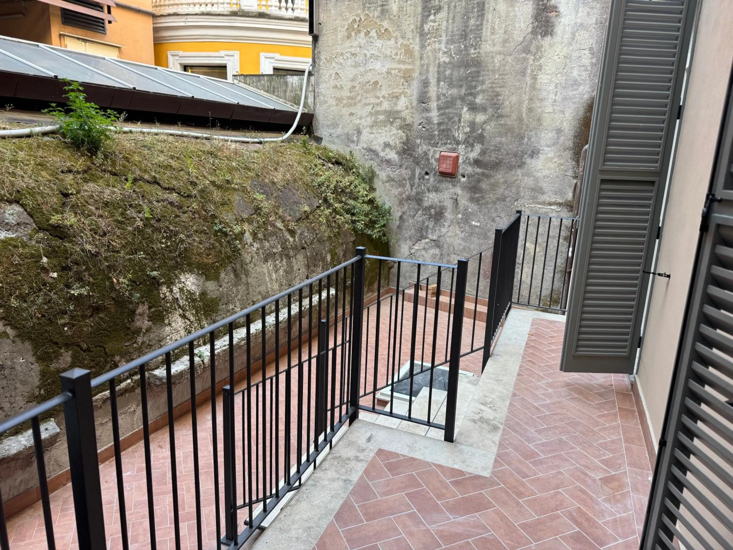 Patio in Spagna Ave