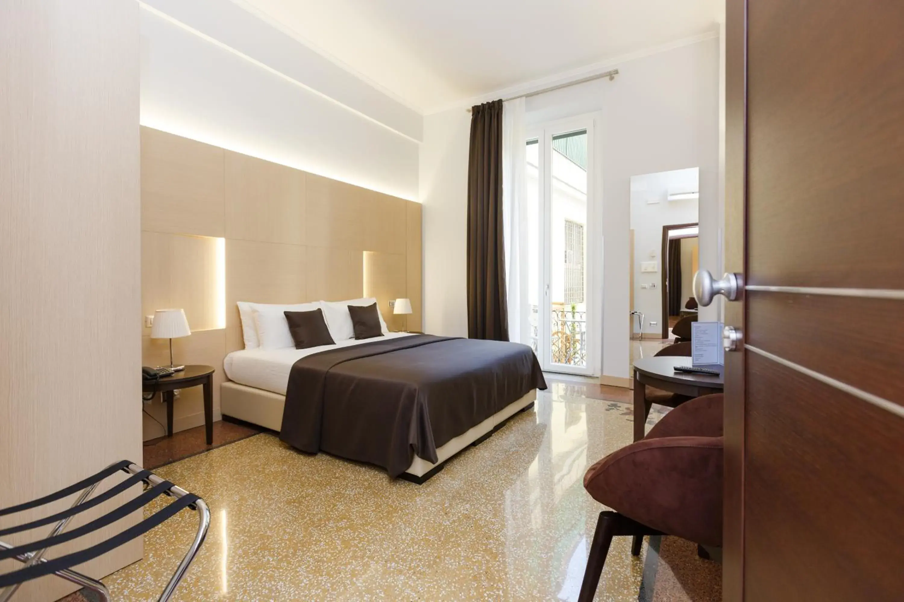 Deluxe Double or Twin Room with Balcony in Domus Terenzio Deluxe Double or Twin Room with Balcony in Domus Terenzio