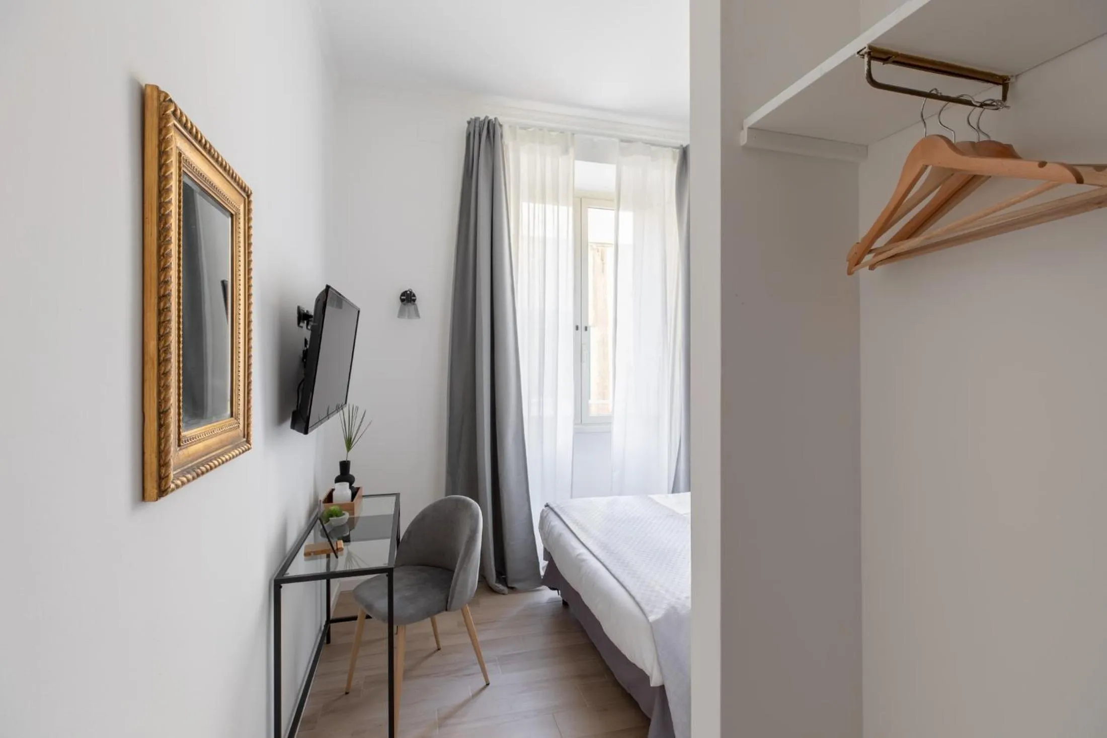 Bed in Residenza Vaticana