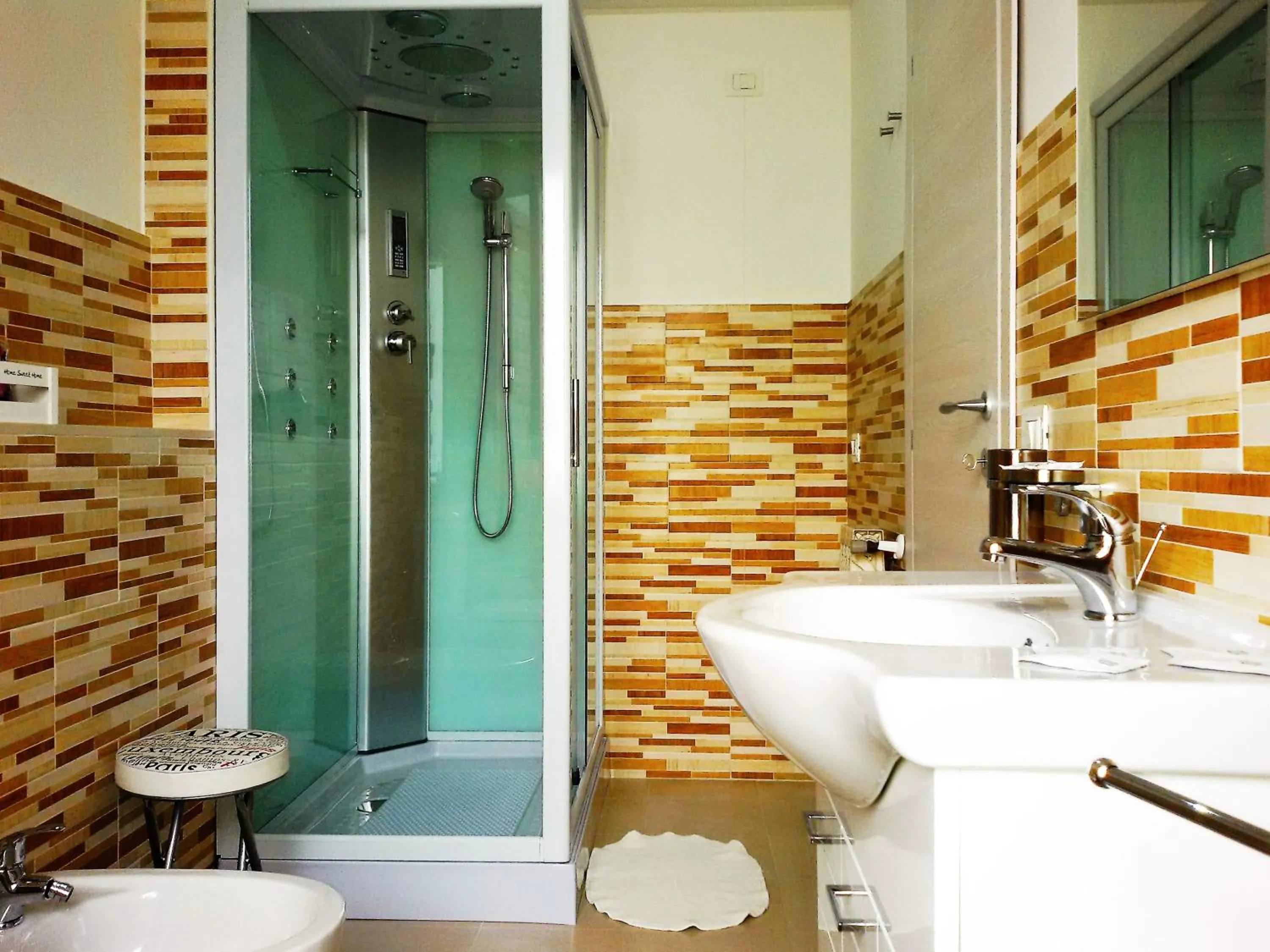 Shower in Etna En Vie